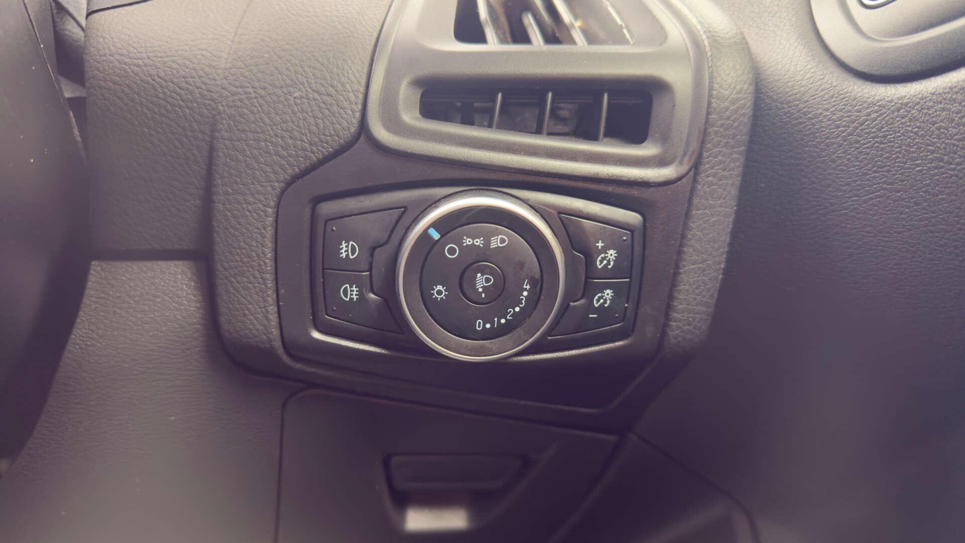 Ford Focus view 21