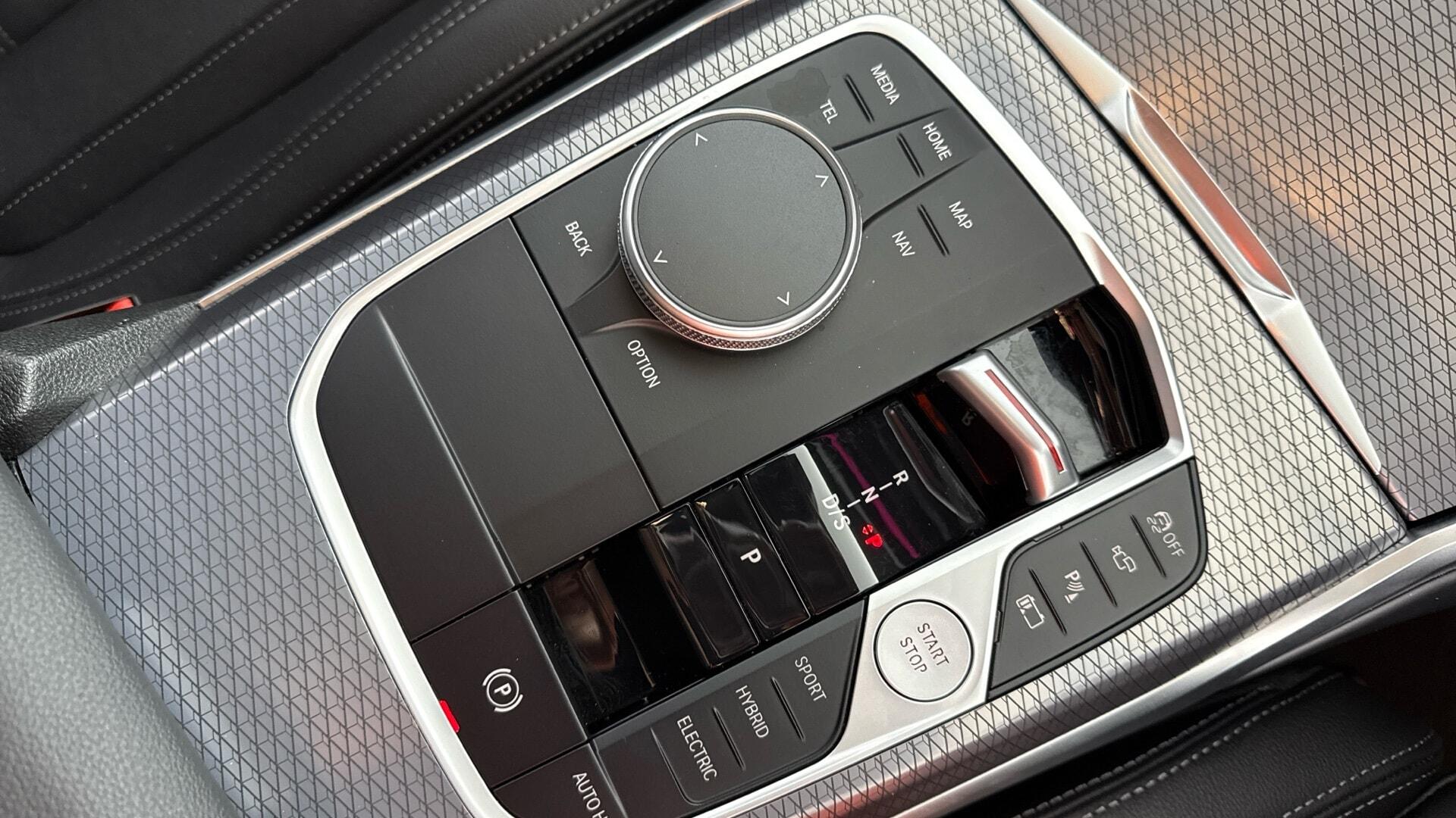 BMW 3 Series view 20