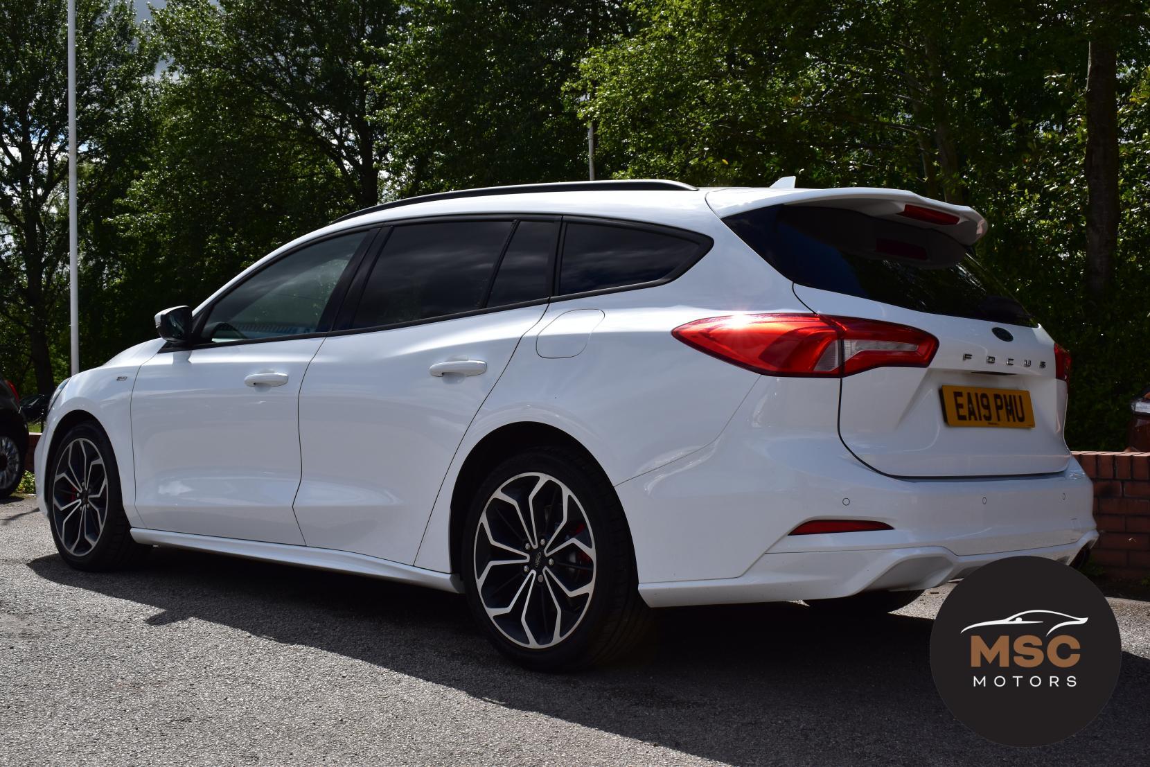 Ford Focus view 12