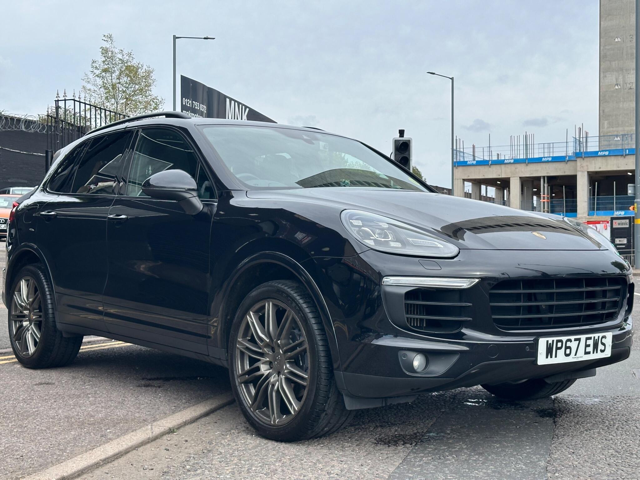 Porsche Cayenne view 41