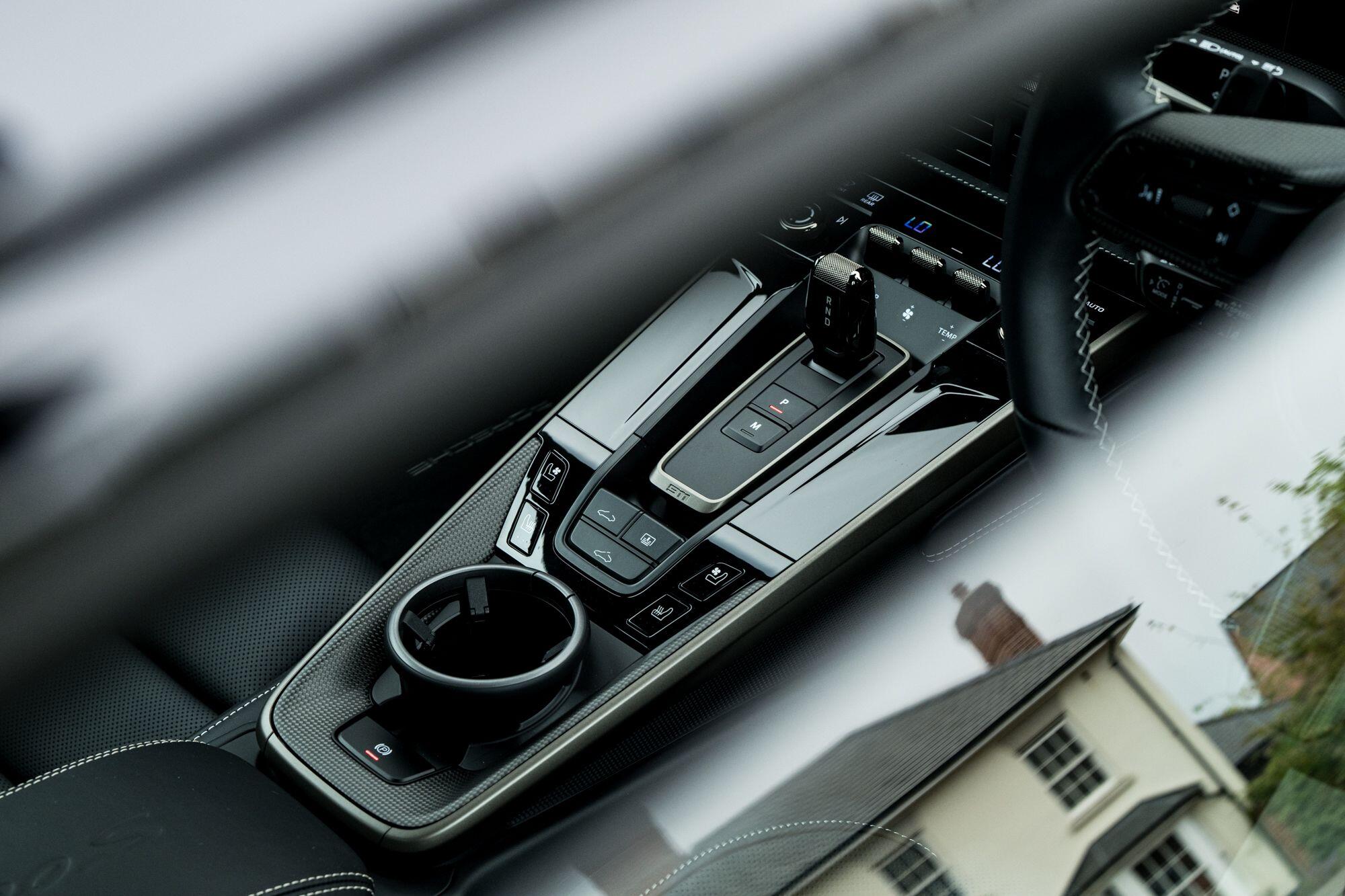 Porsche 911 view 15