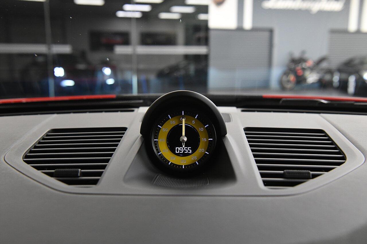 Porsche 911 view 23