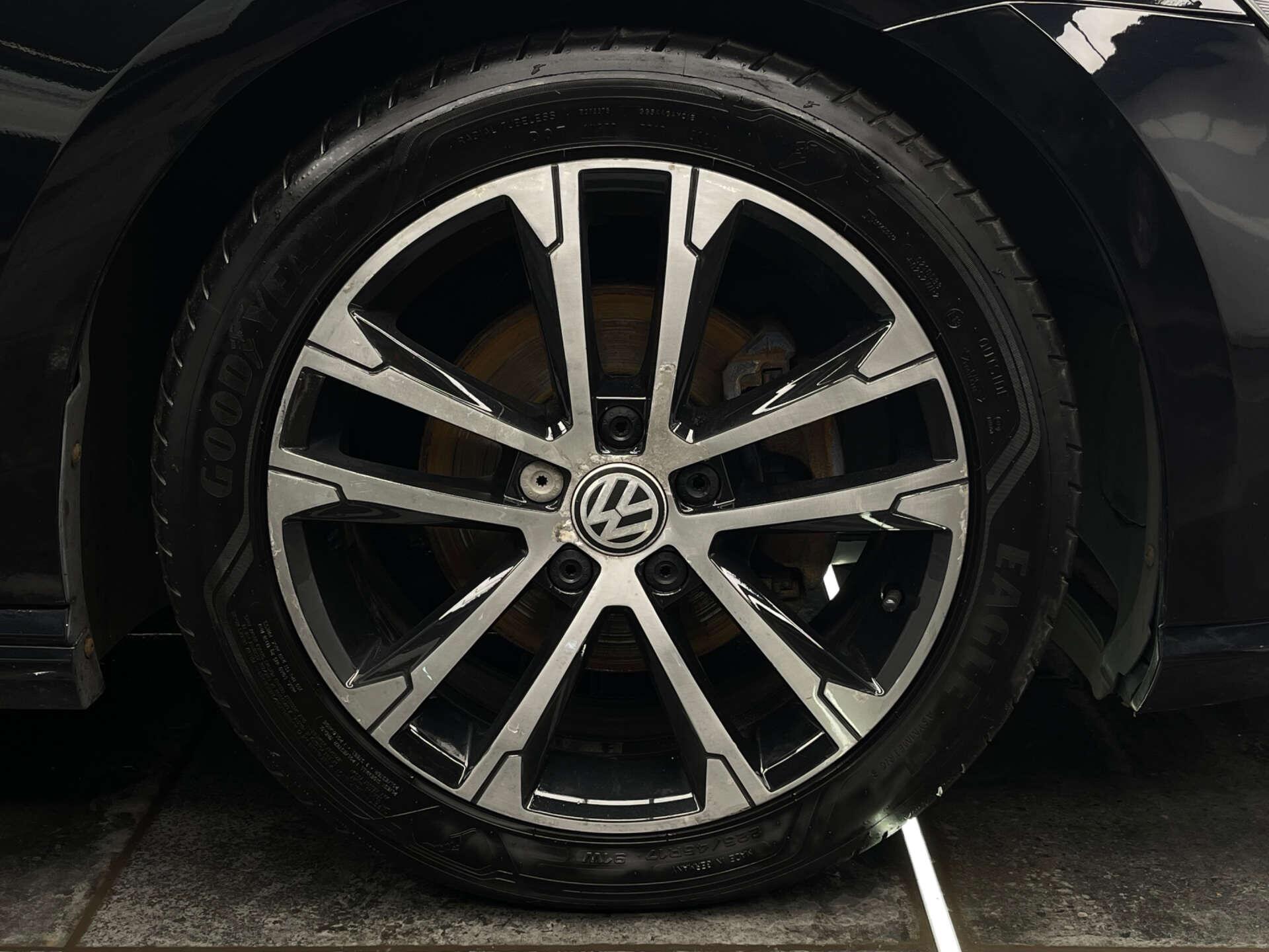 Volkswagen Golf view 23