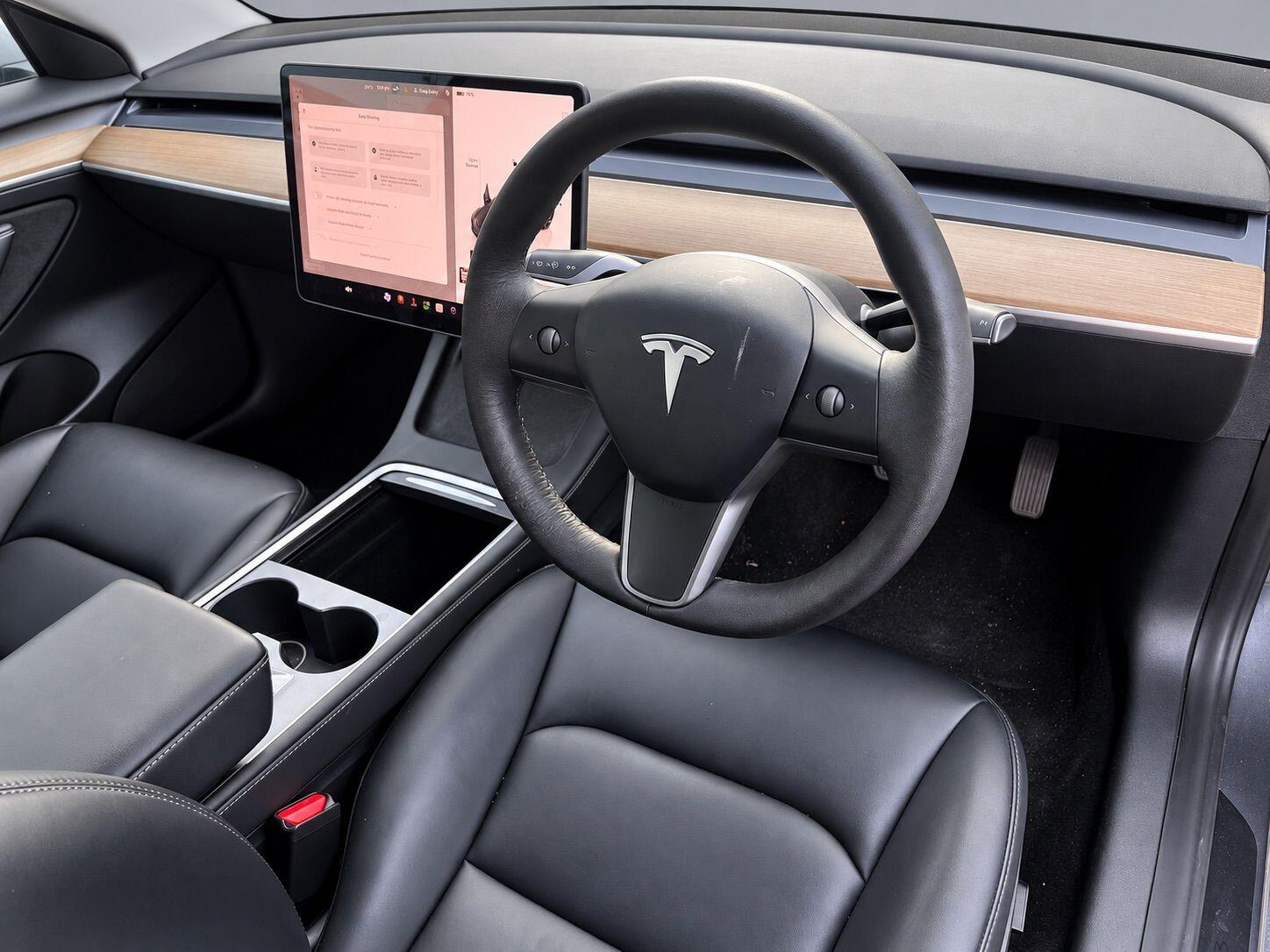 Tesla Model 3 view 18