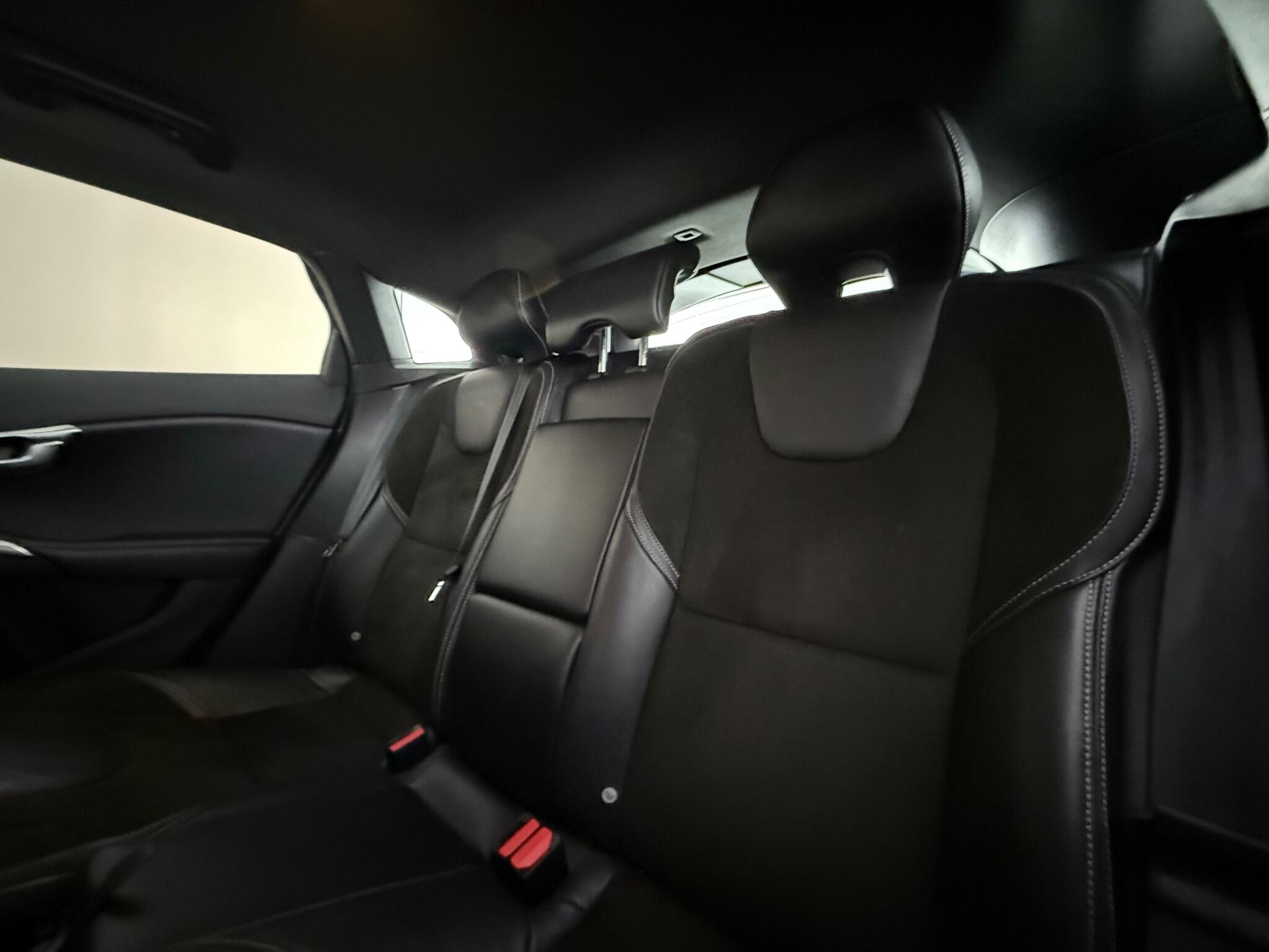 Volvo V40 view 28