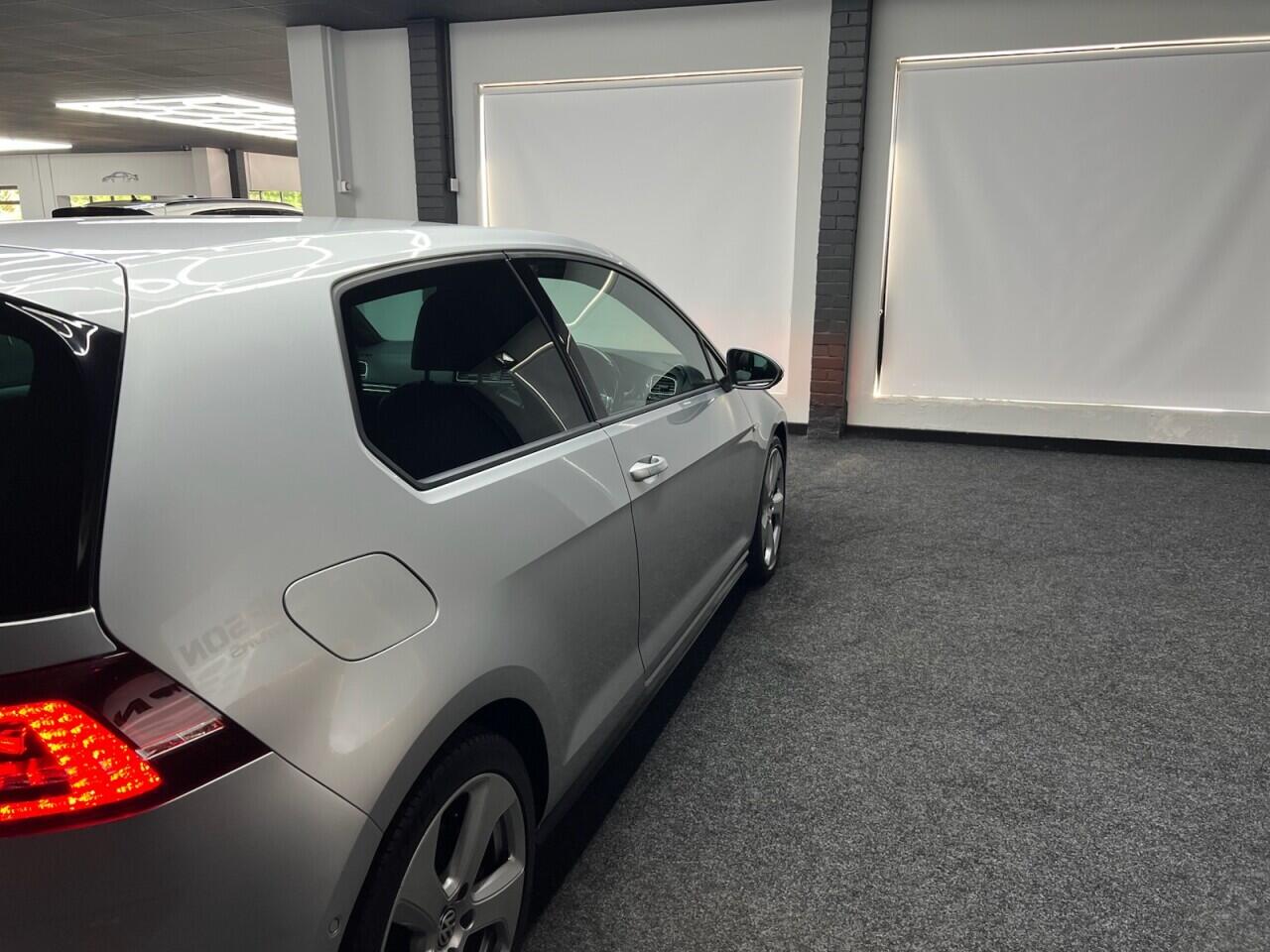 Volkswagen Golf view 12
