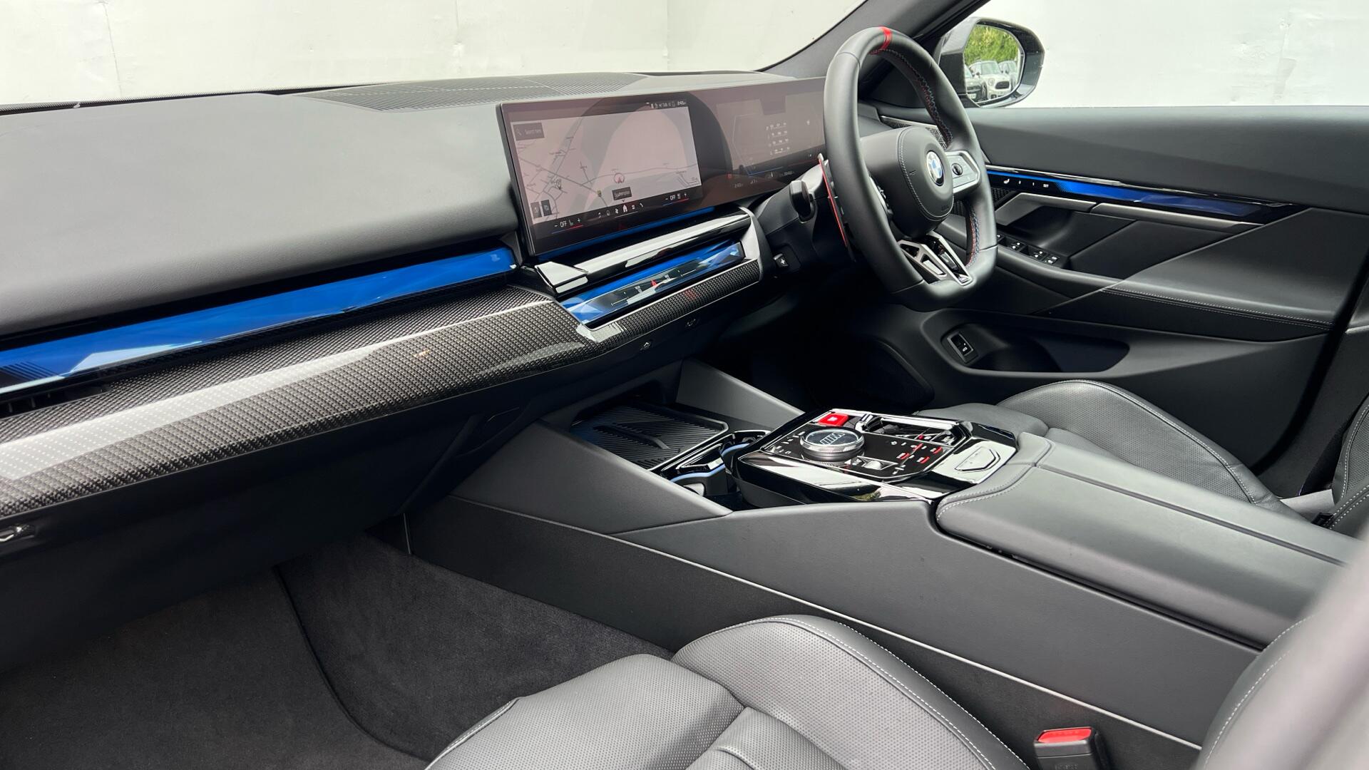 BMW M5 view 7