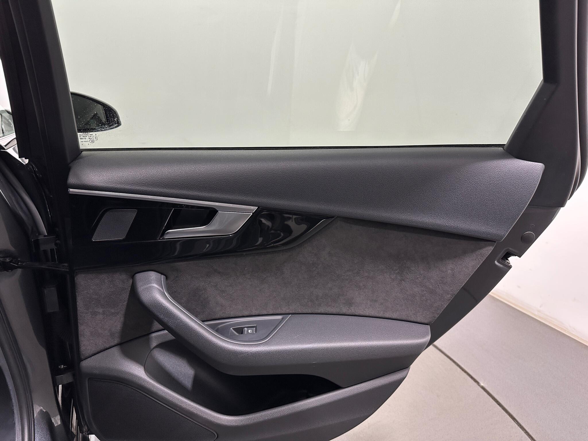 Audi A4 view 43