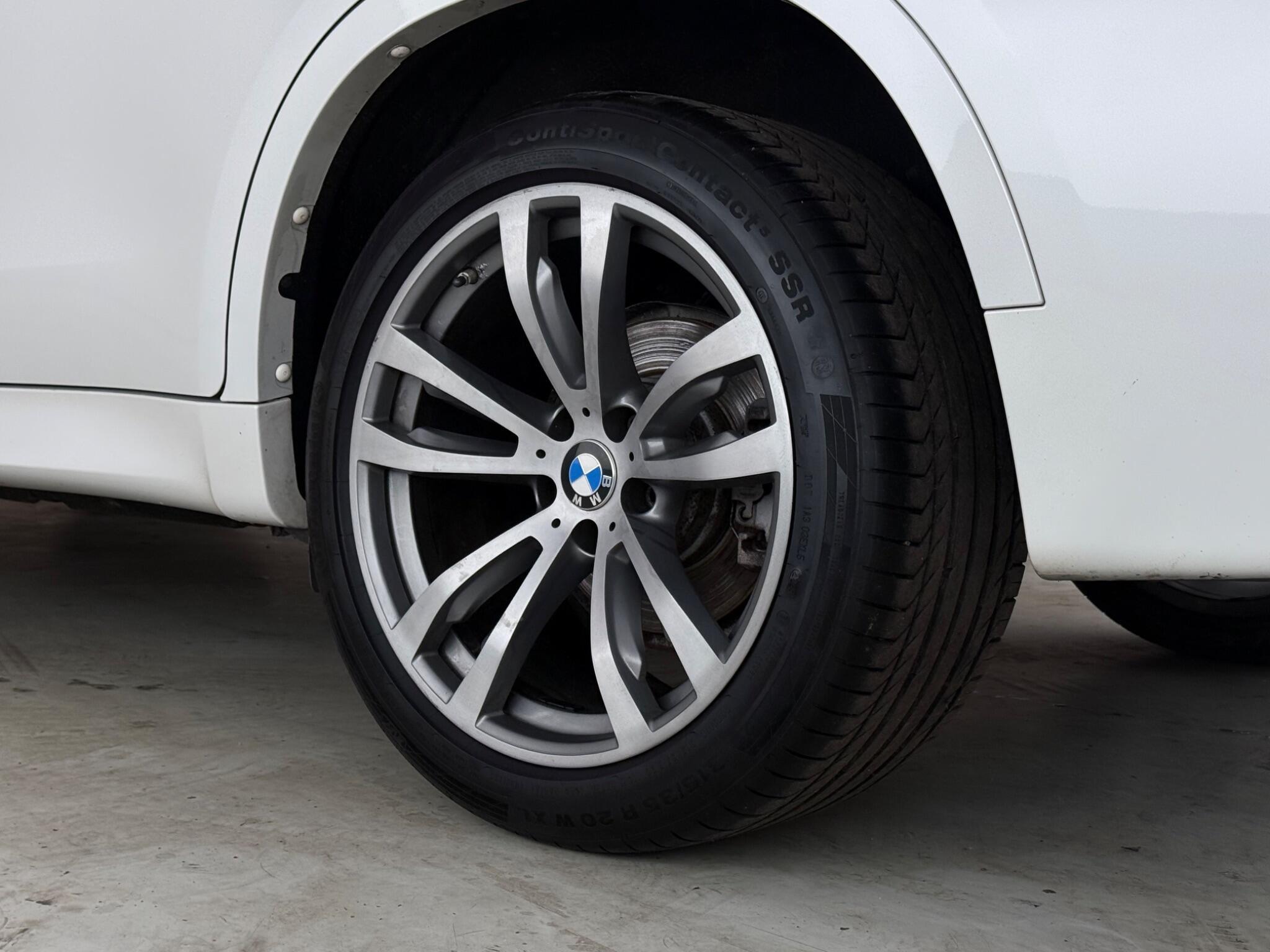 BMW X6 view 9