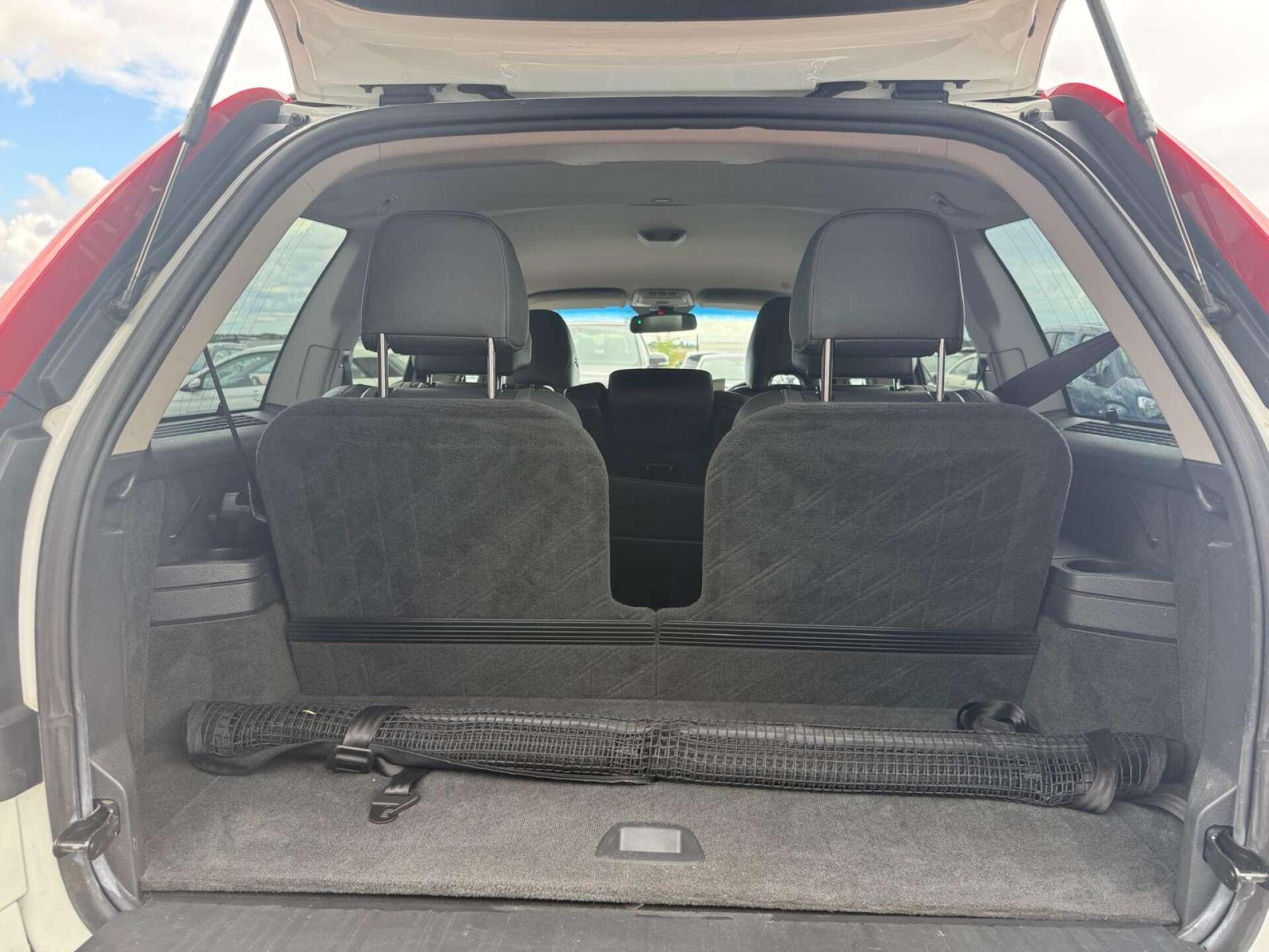 Volvo XC90 view 39