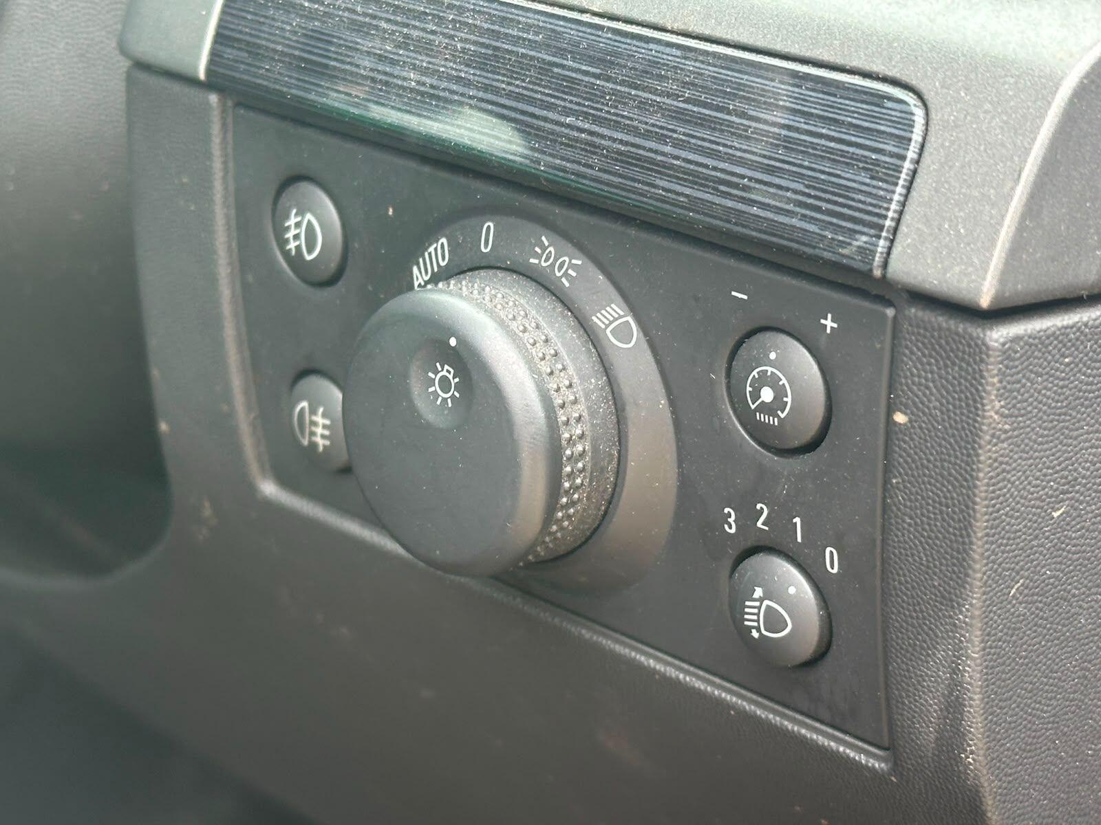 Vauxhall Vectra view 19