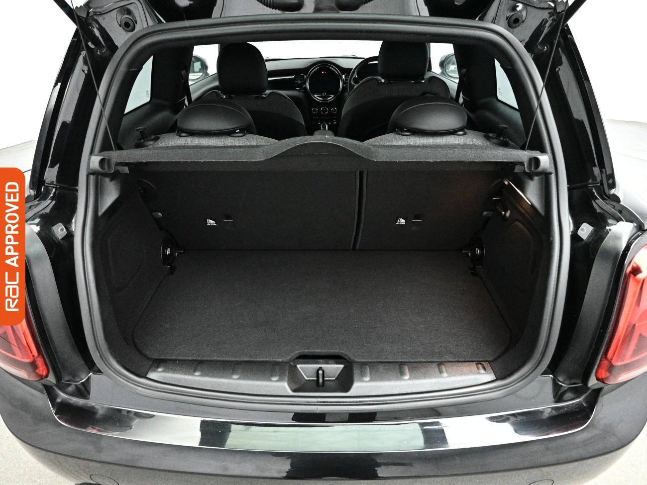 Mini Hatch view 29