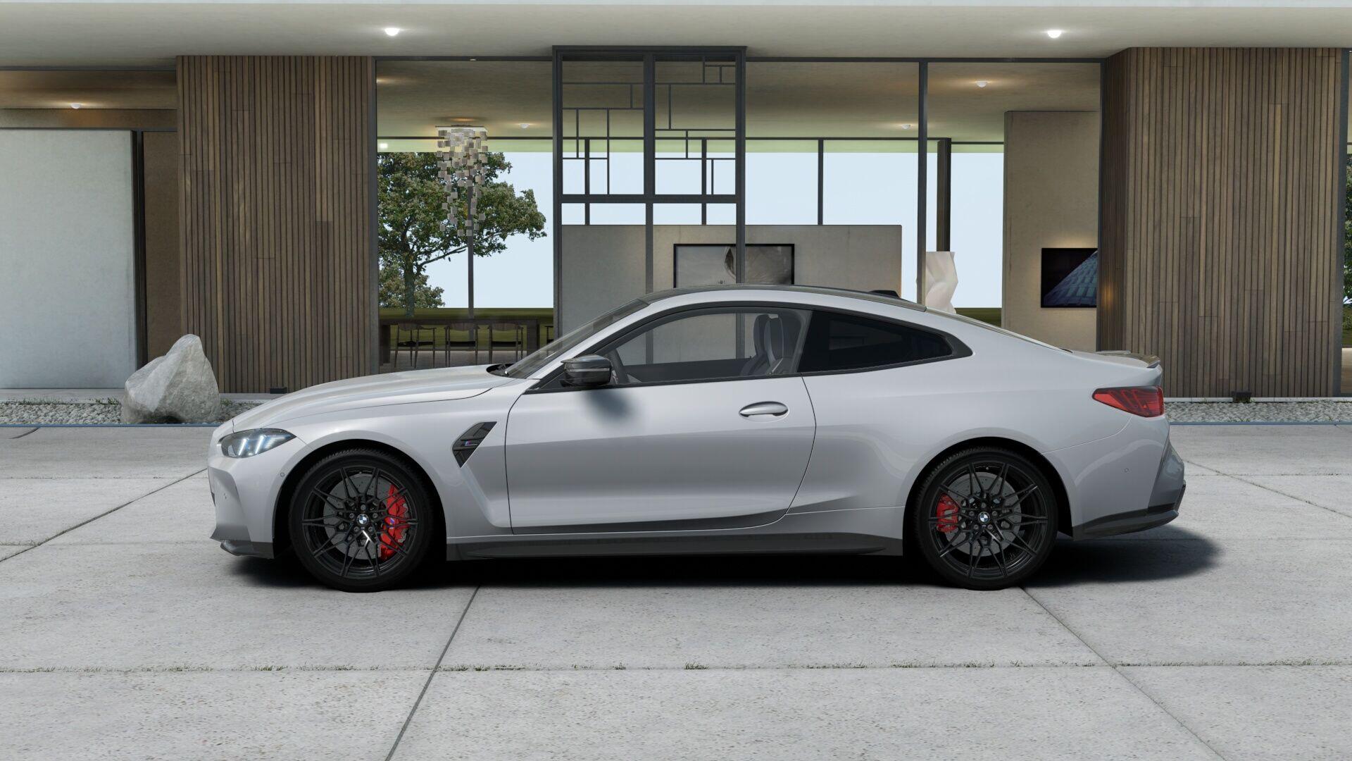 BMW M4 view 4