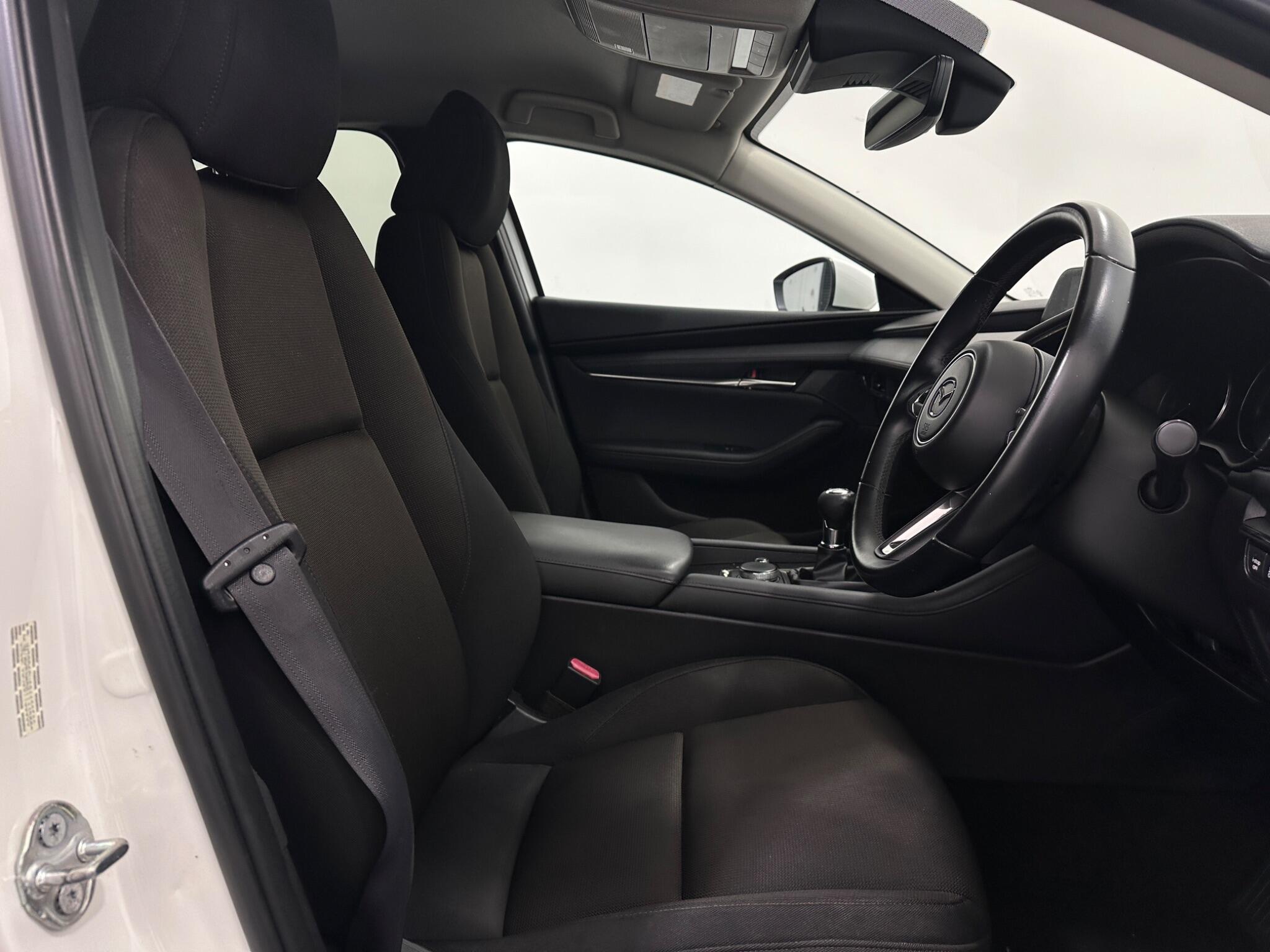 Mazda Mazda3 view 31