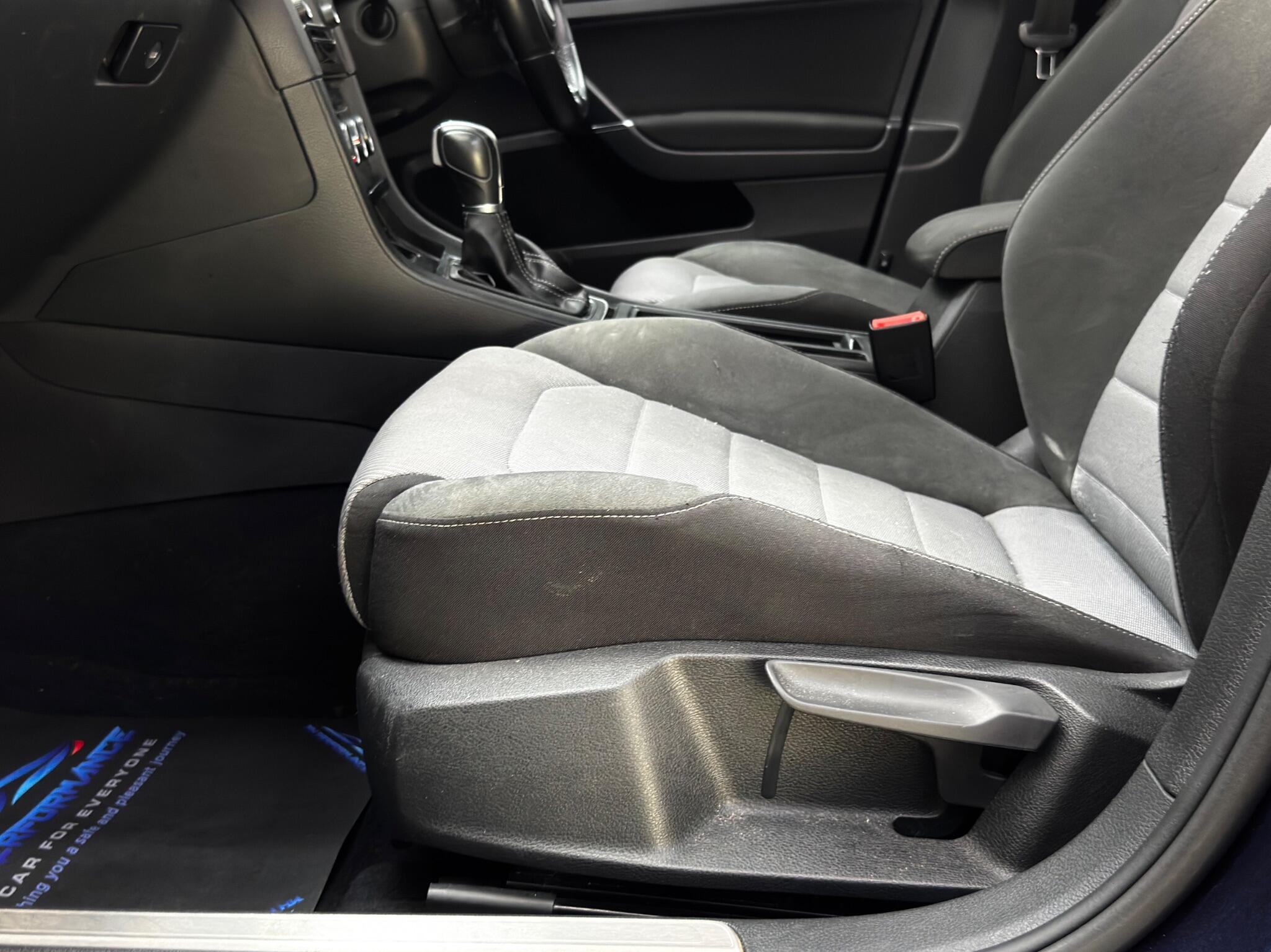 Volkswagen Golf view 54