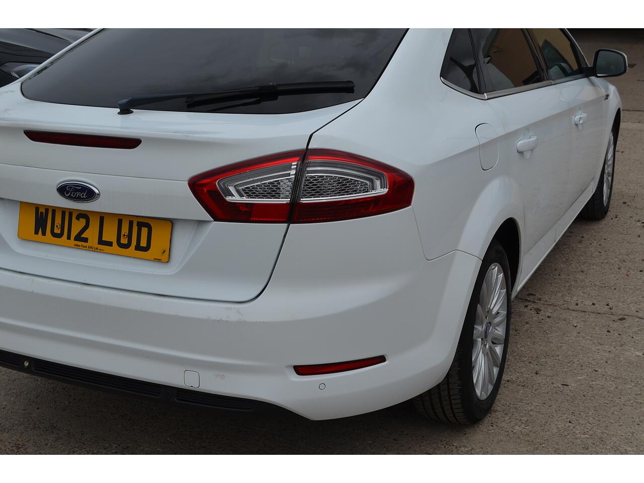 Ford Mondeo view 34