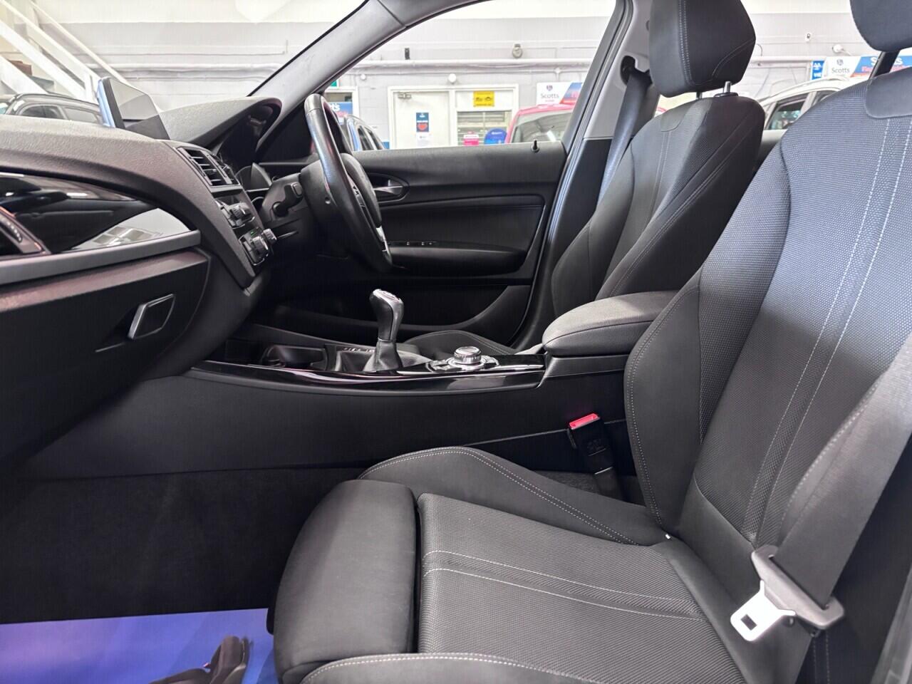 BMW 1 Series view 26