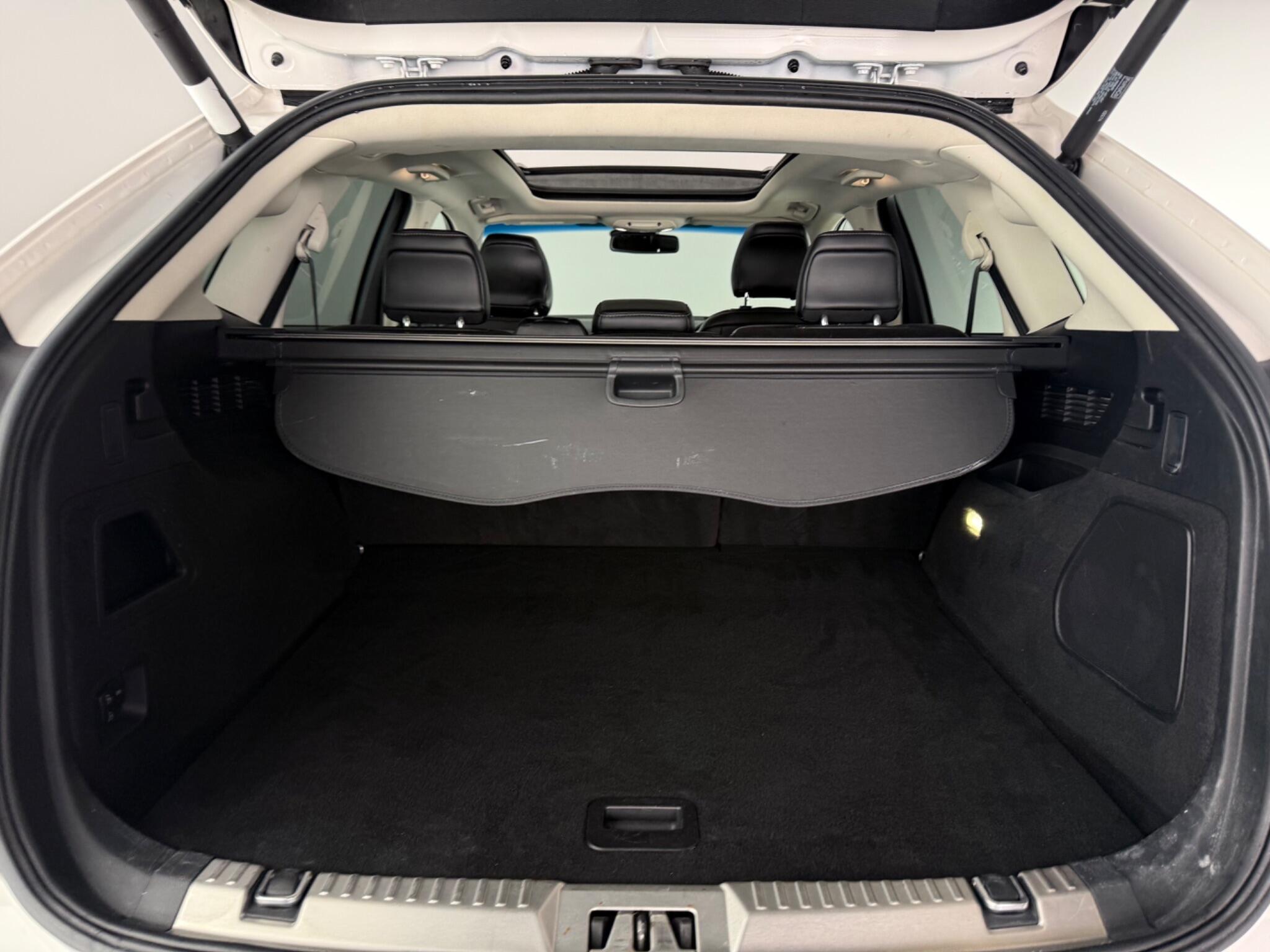 Ford Edge view 10