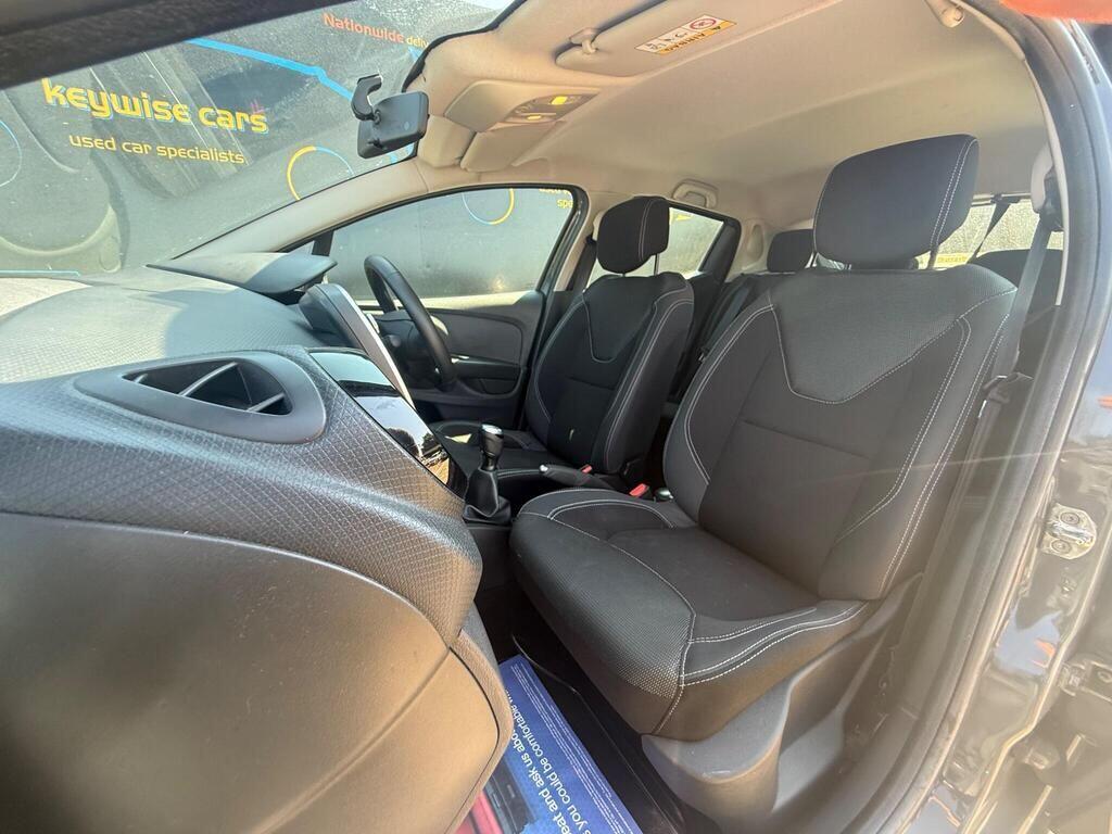 Renault Clio view 25