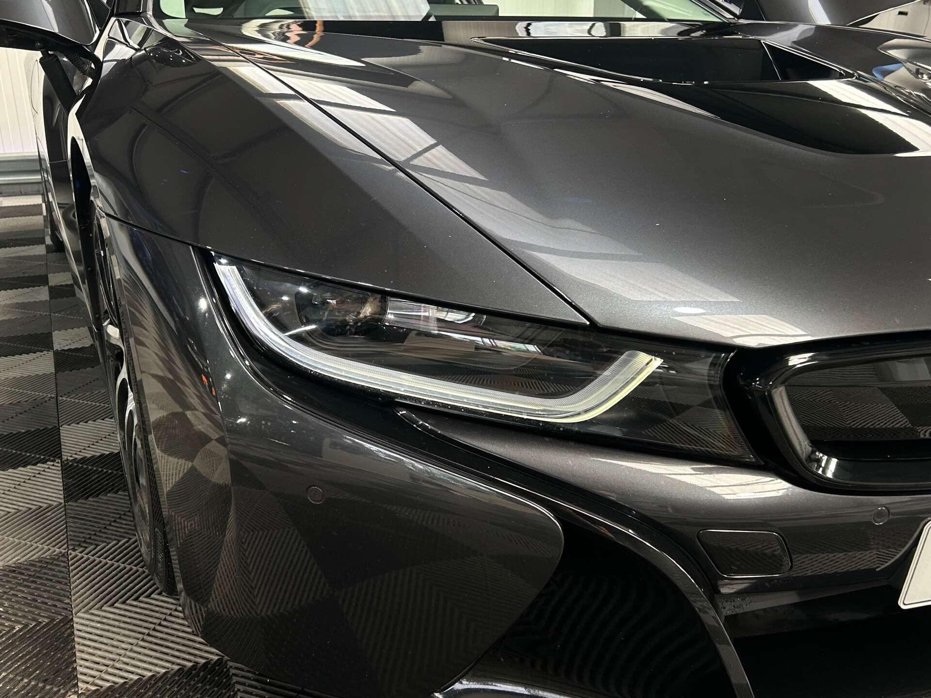 BMW I8 view 9