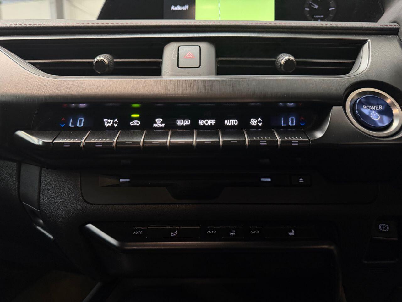 Lexus Ux view 25