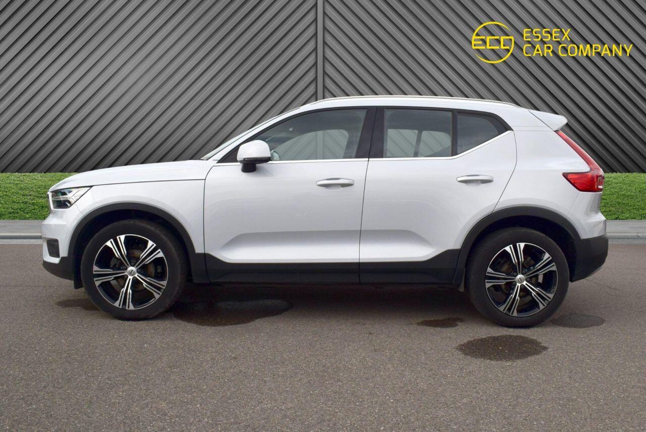 Volvo XC40 view 15