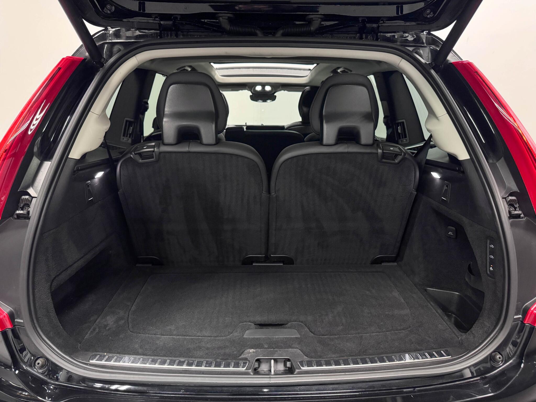 Volvo XC90 view 7