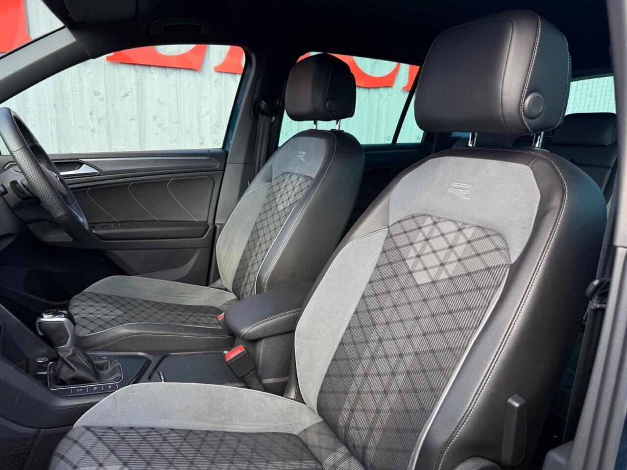 Volkswagen Tiguan view 21
