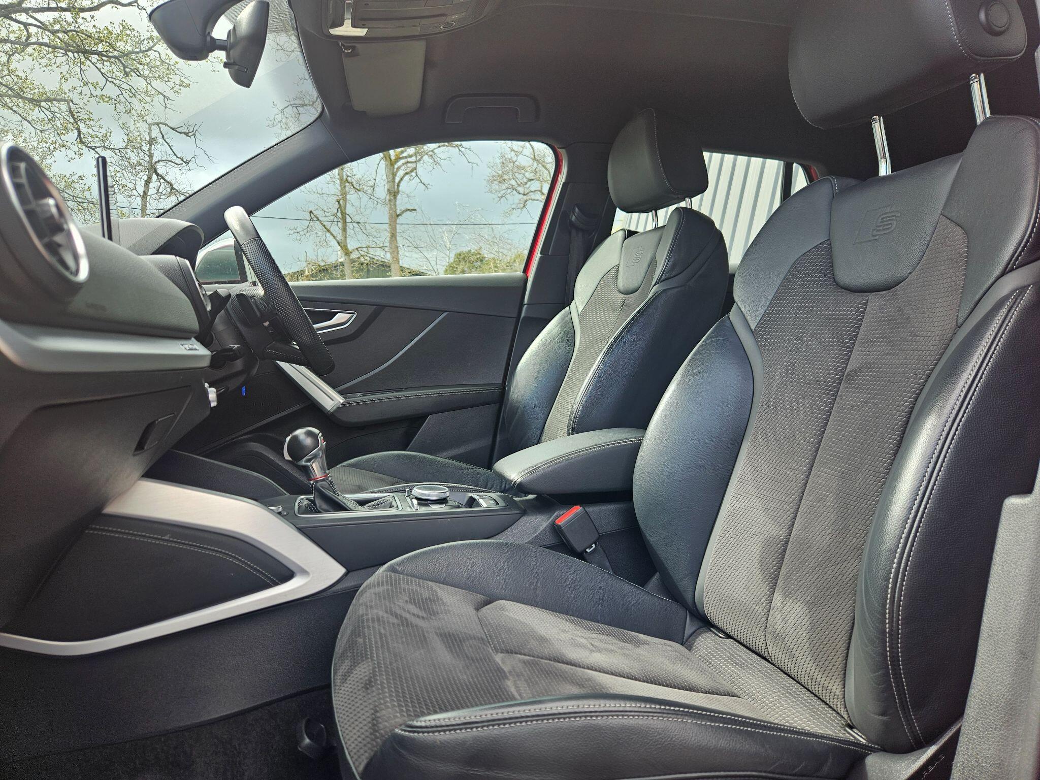 2019 Audi SQ2 image 19