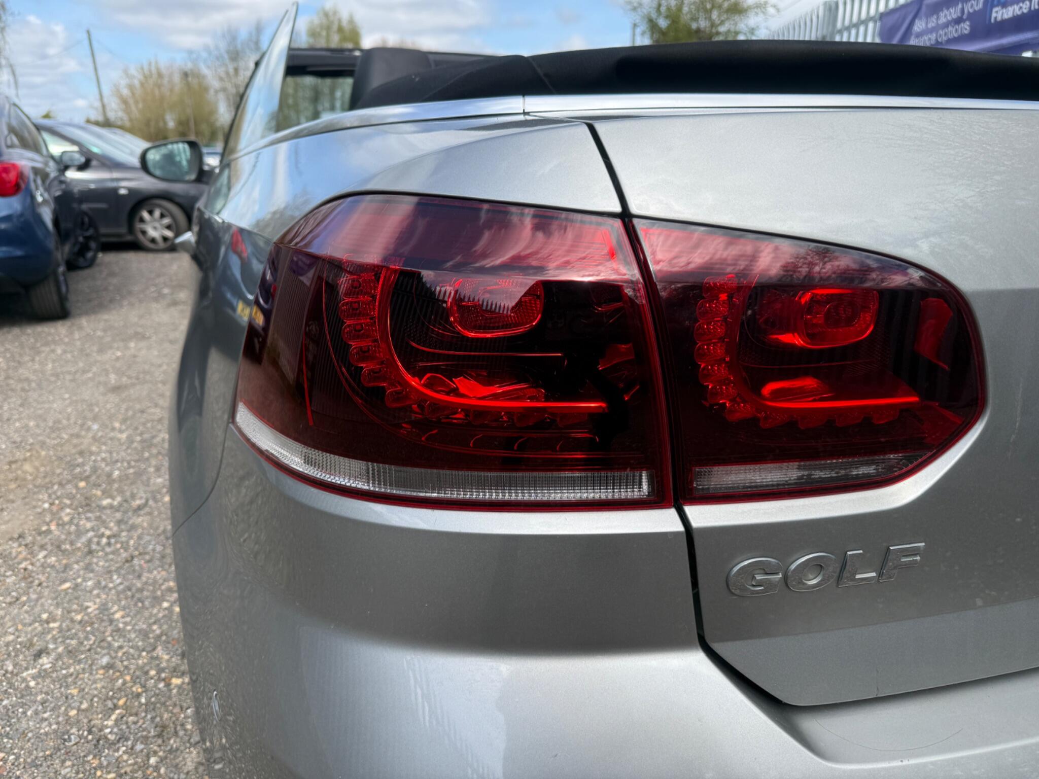 2012 Volkswagen Golf image 38