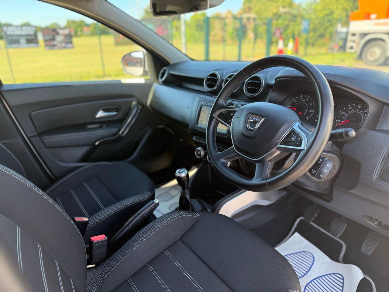Dacia Duster view 8