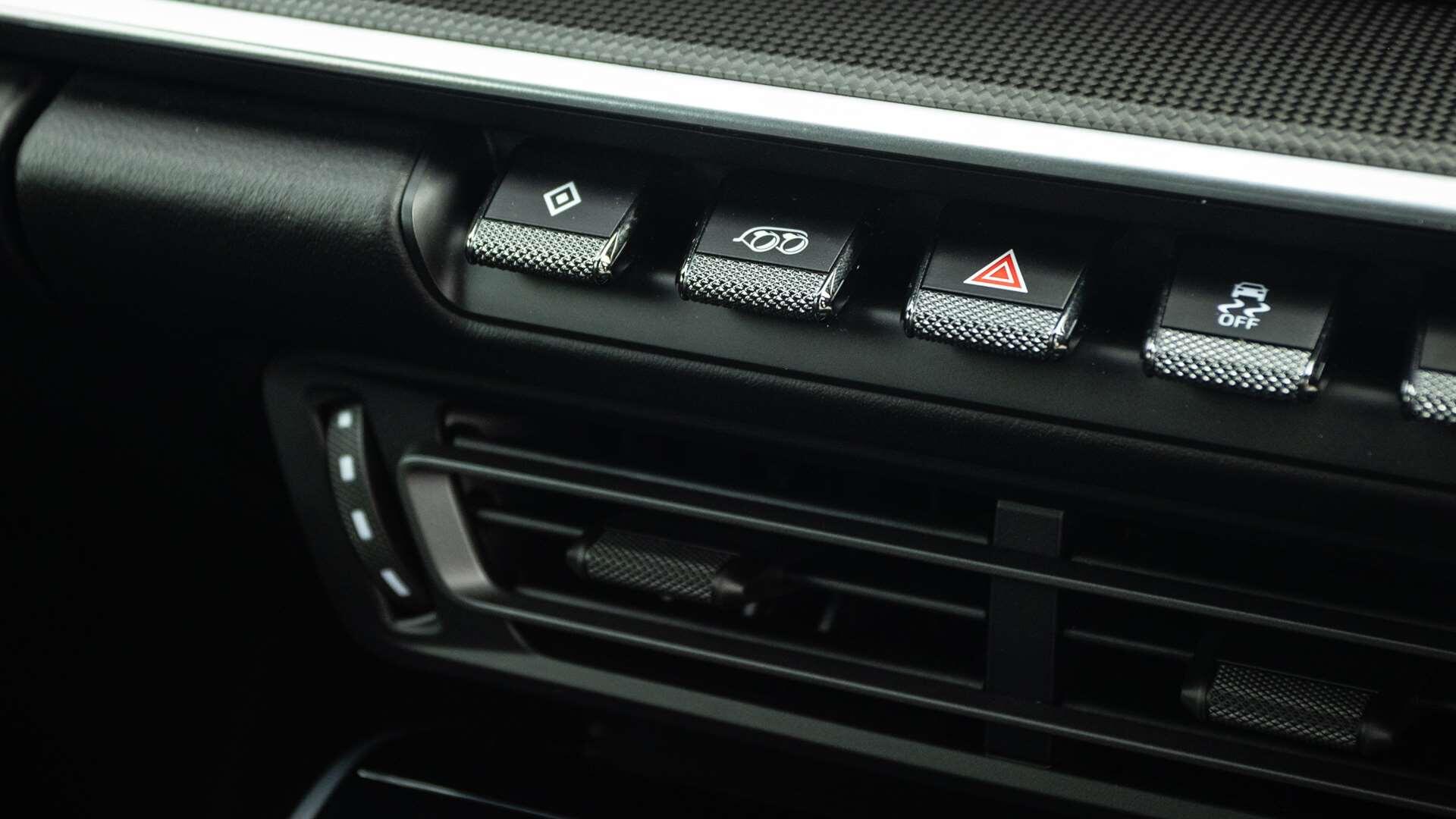 Porsche 911 view 30