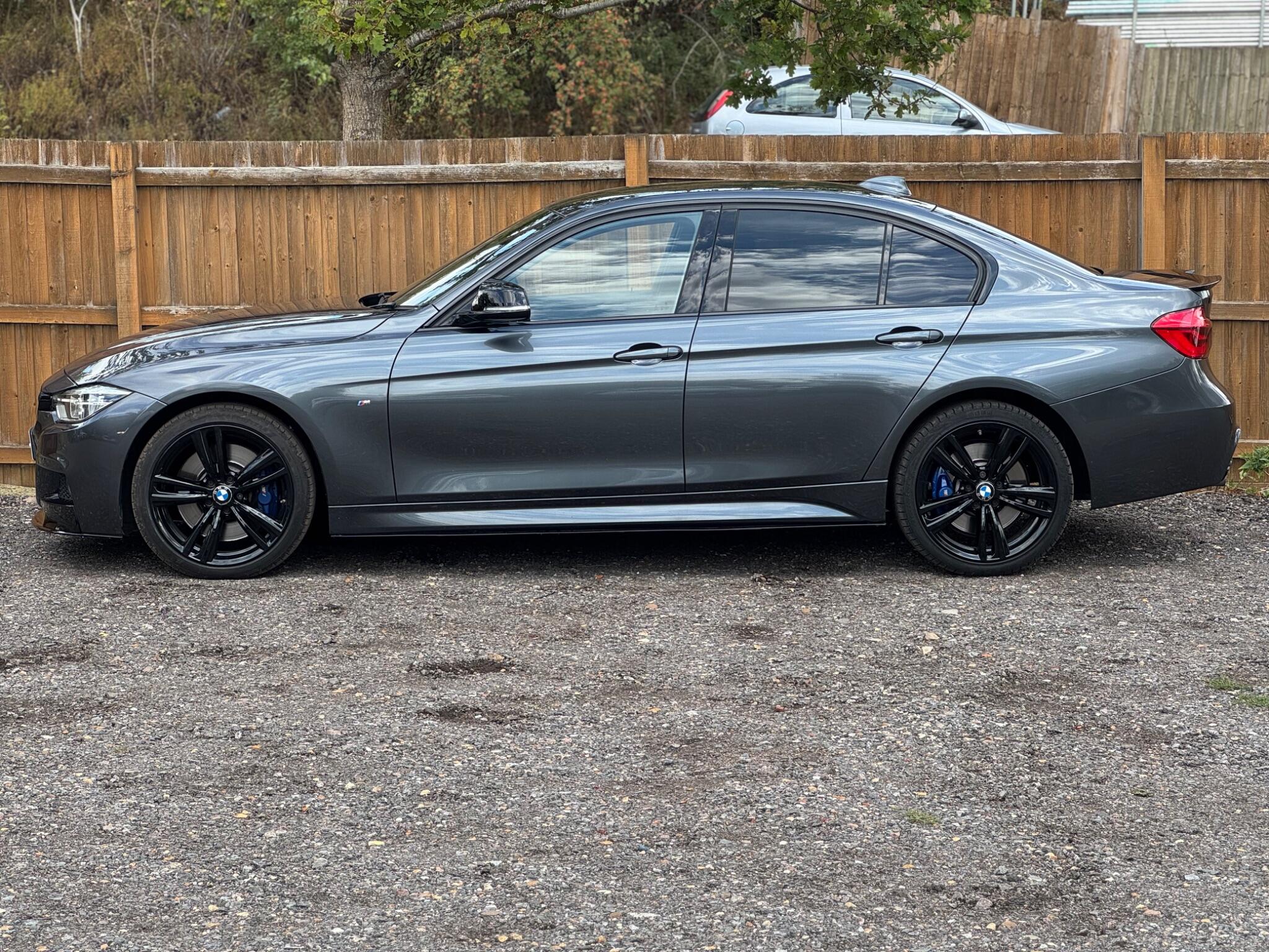 BMW 3 Series view 9