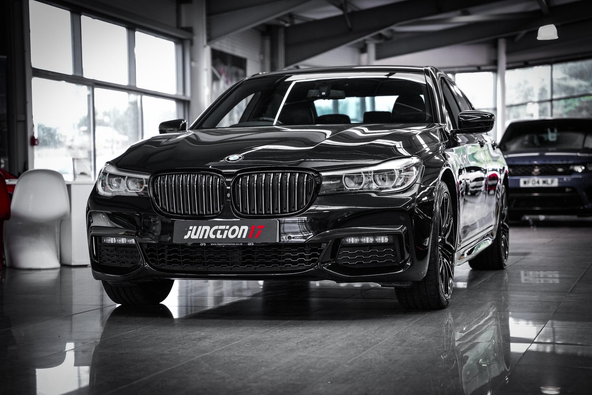 BMW 7 Series view 12