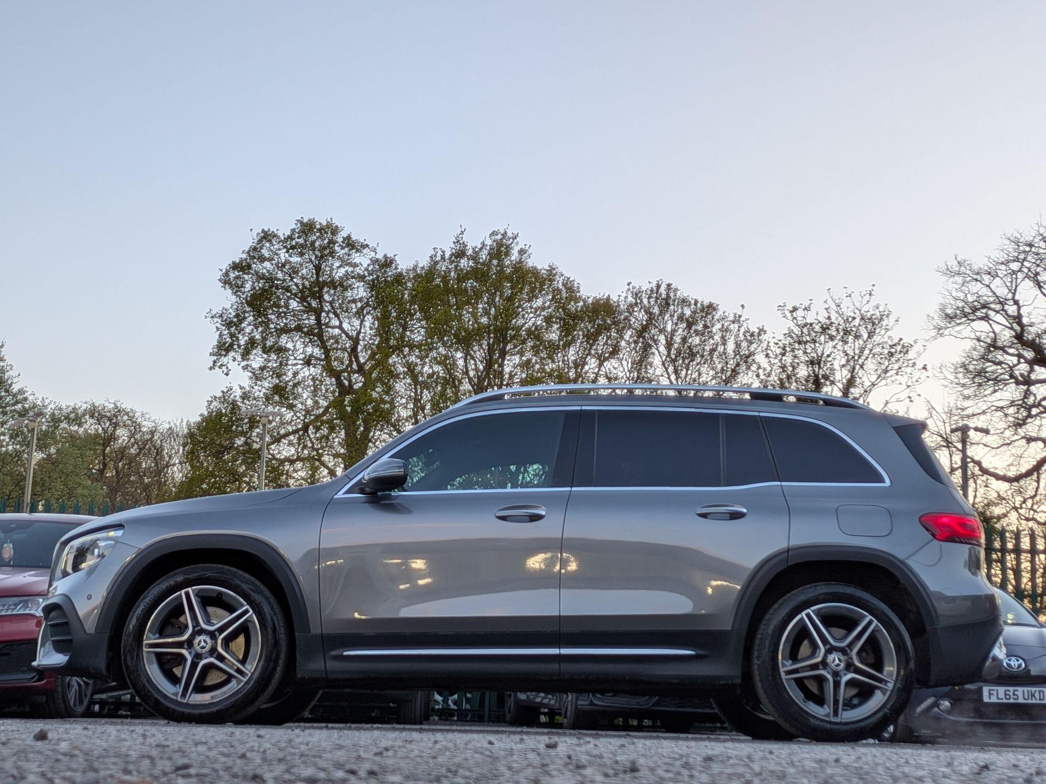 Mercedes-Benz GLB view 14