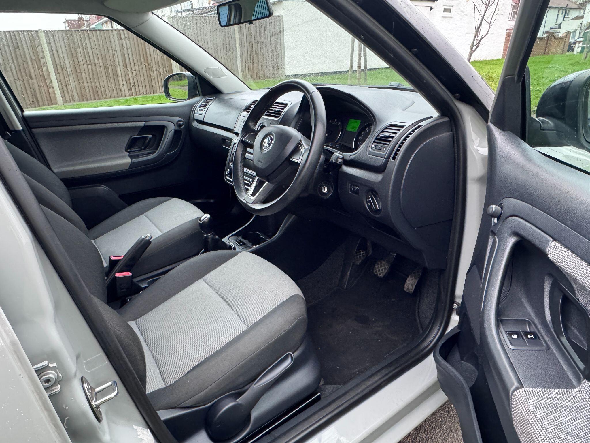 2013 Skoda Fabia image 17
