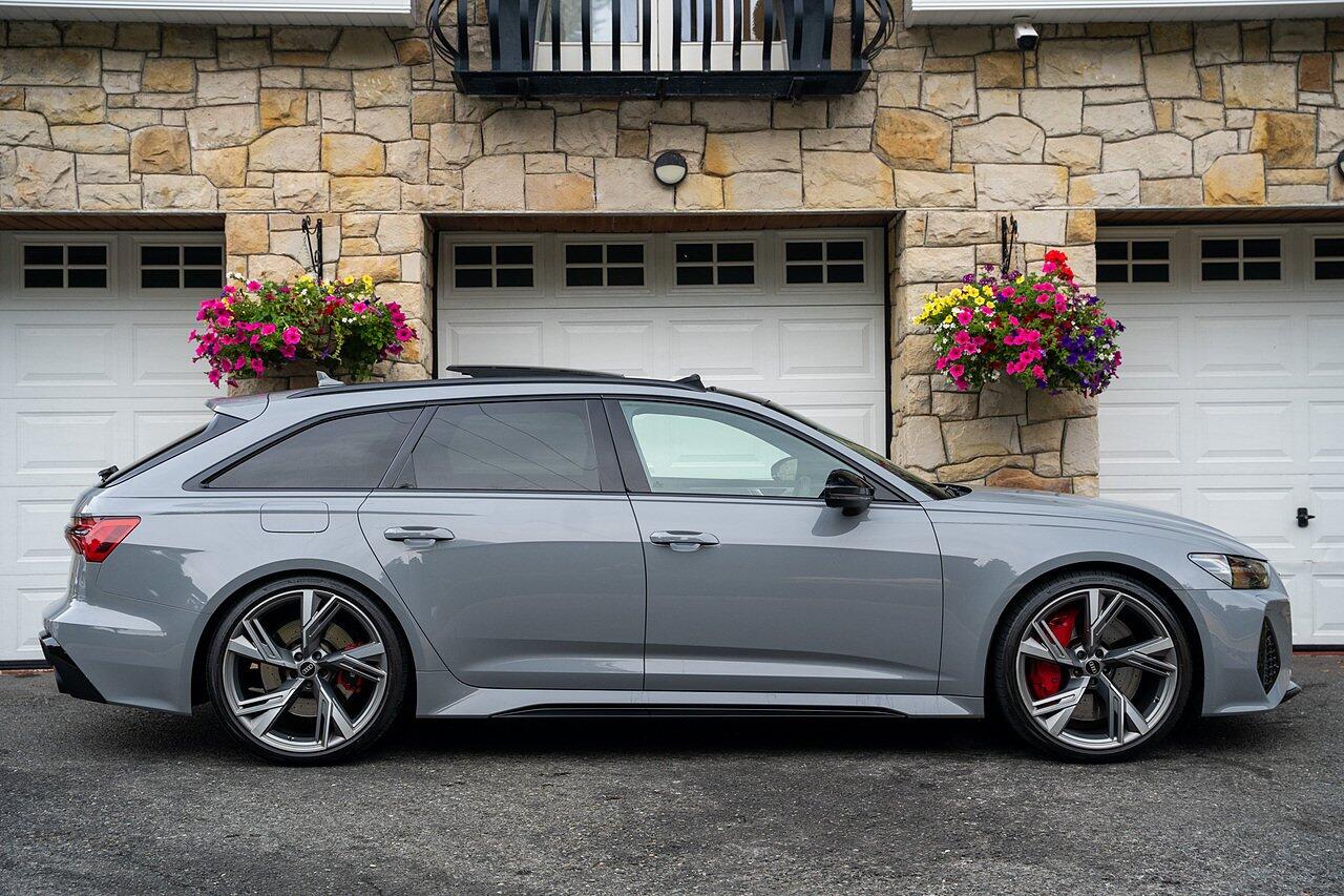 Audi RS6 view 3