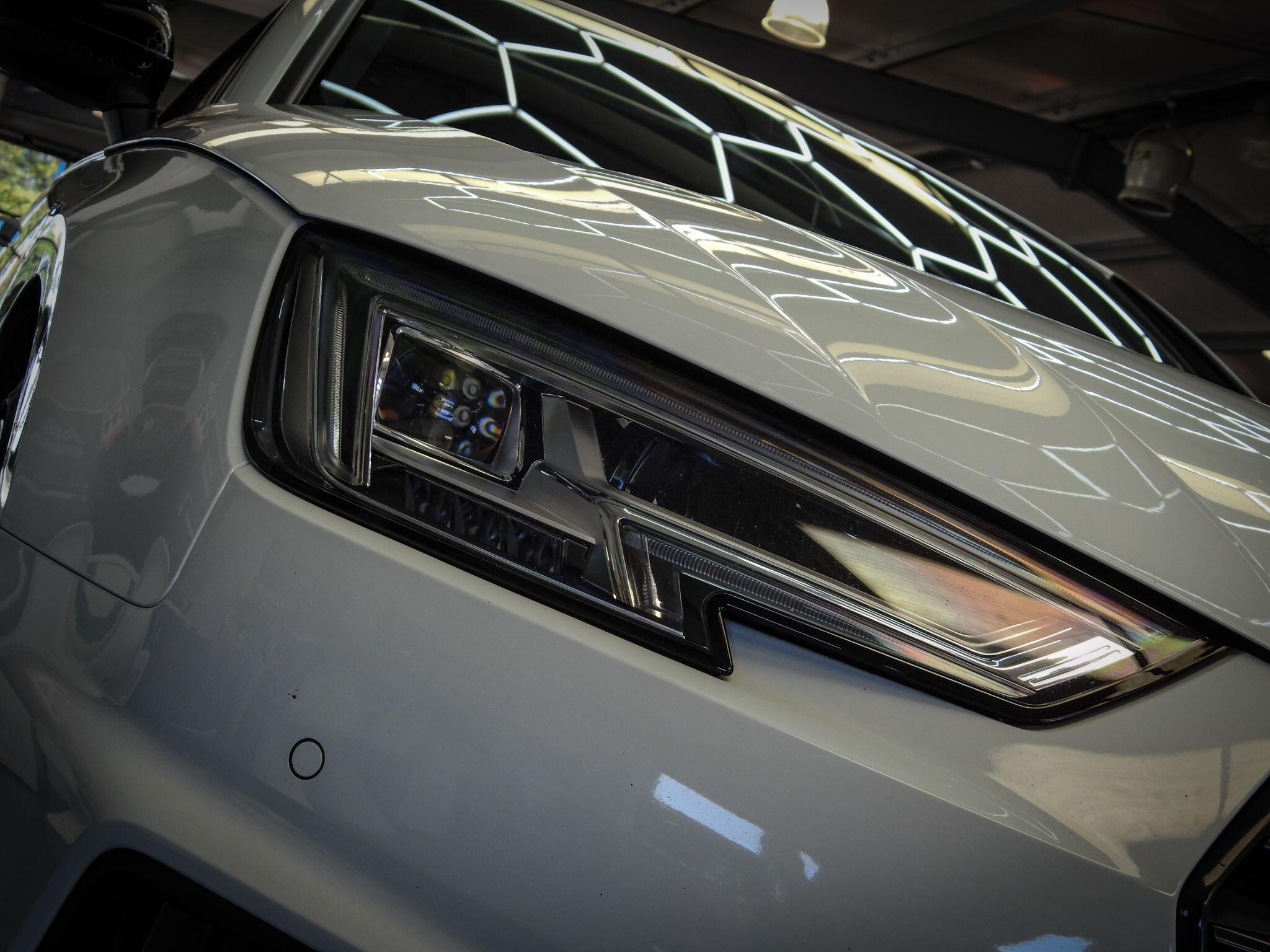 Audi A4 view 9