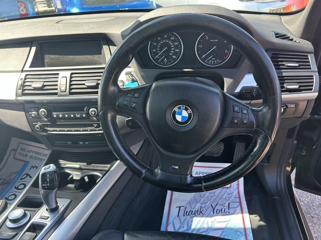 BMW X5 view 8