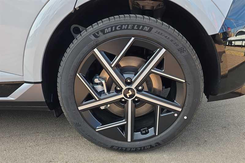 Hyundai Ioniq 5 view 9