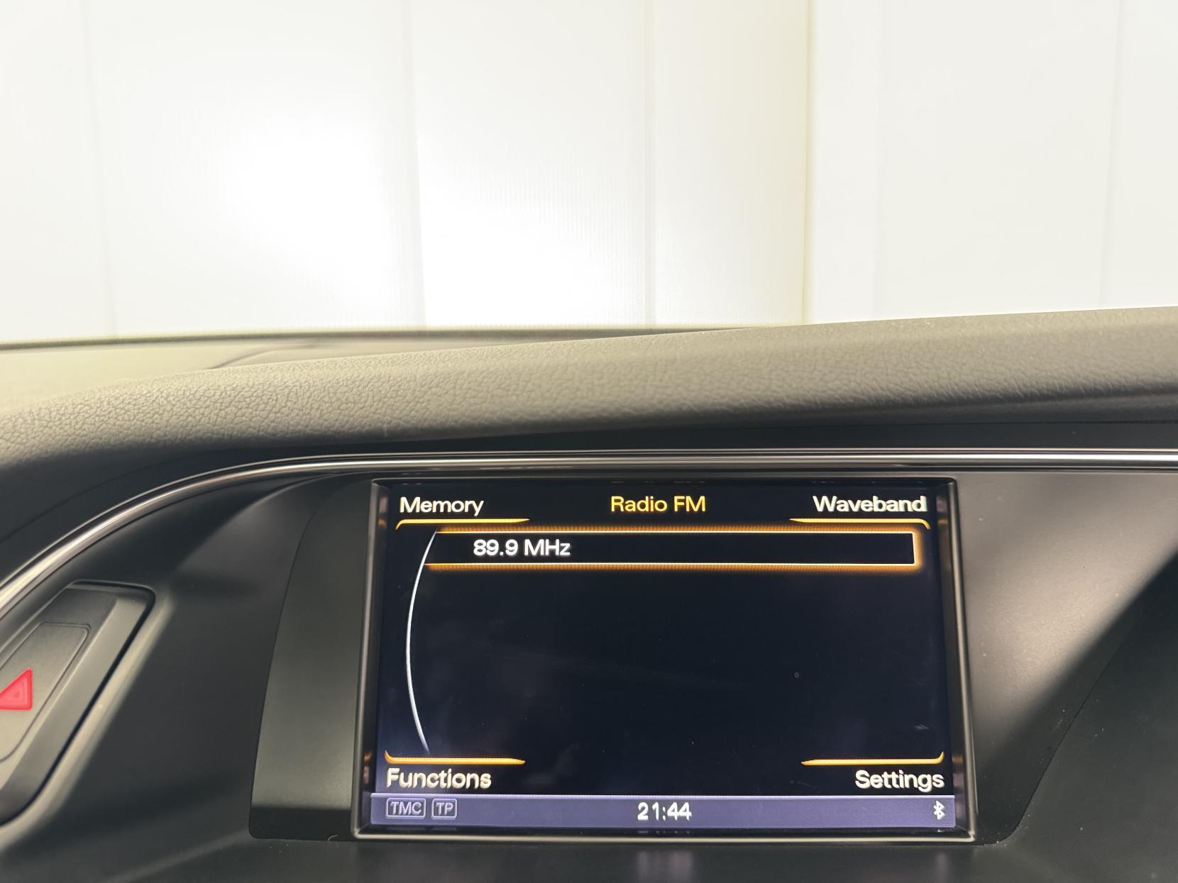 Audi A4 Avant view 70