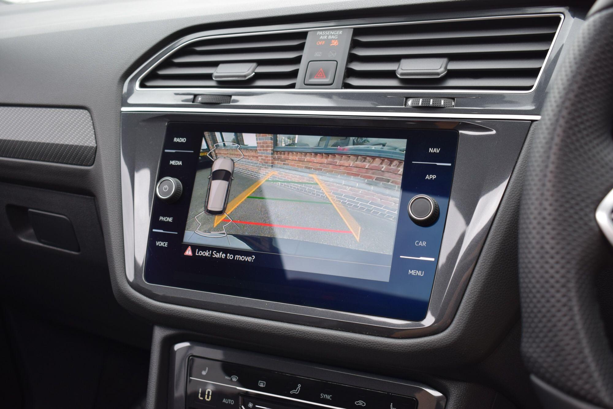 Volkswagen Tiguan Allspace view 18