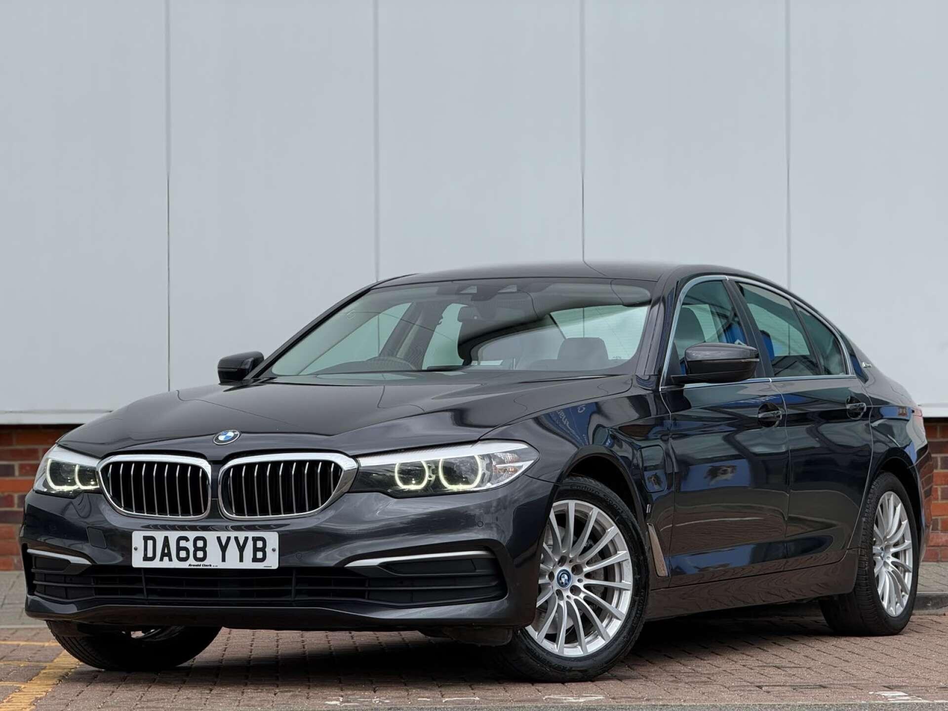 BMW 5 Series view 3