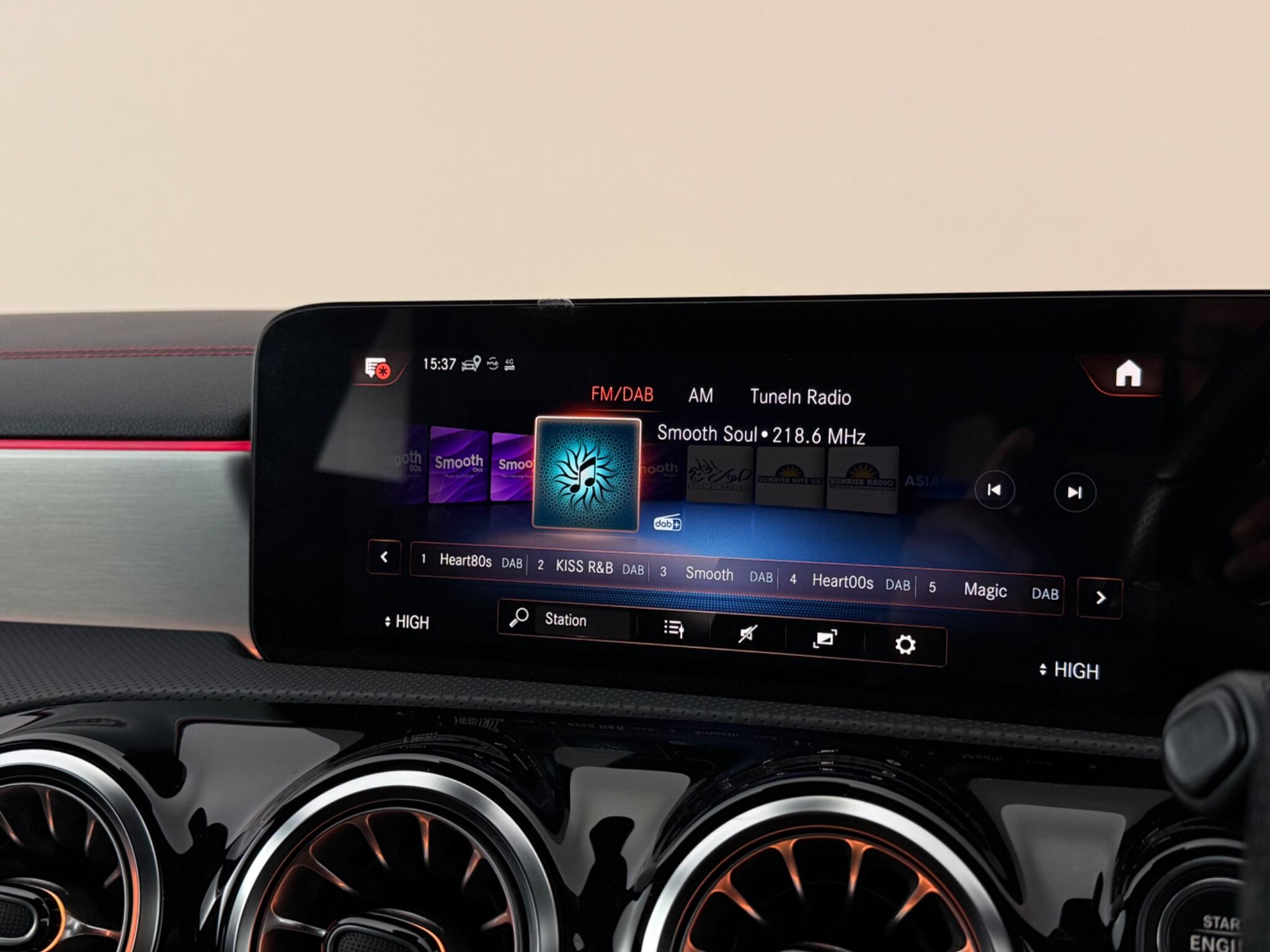 Mercedes-Benz Cla view 22