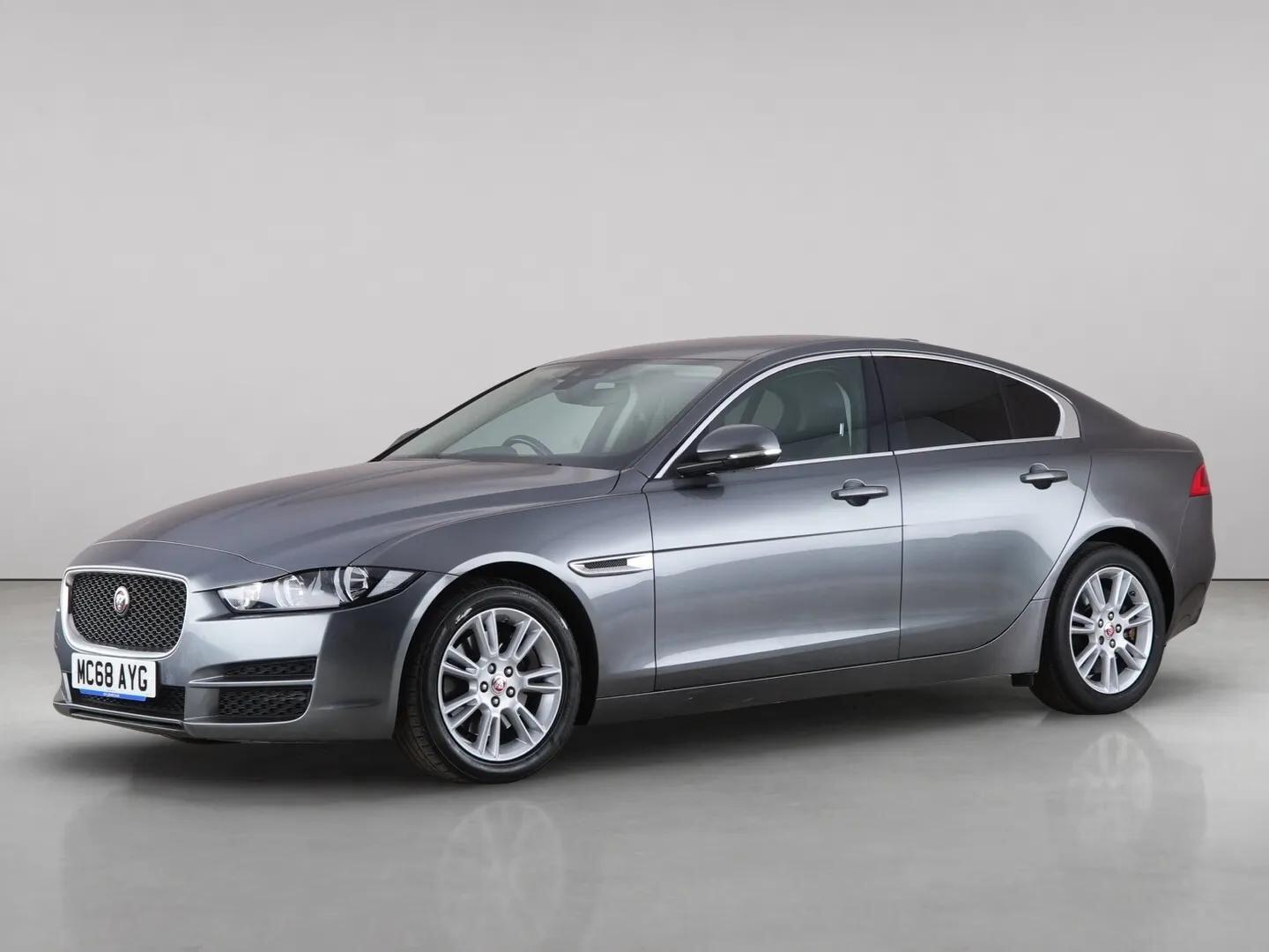 Jaguar Xe view 2