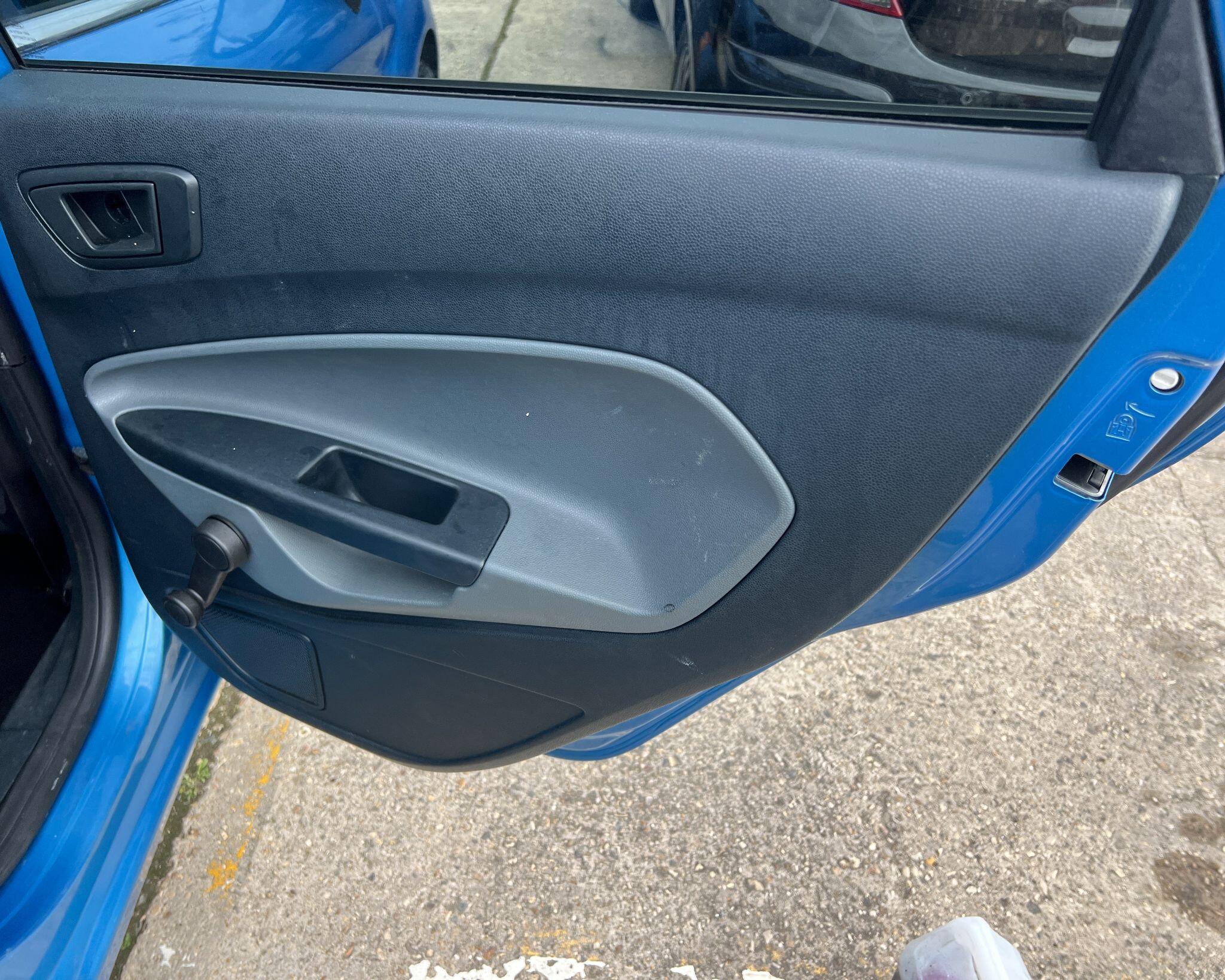 Ford Fiesta view 14