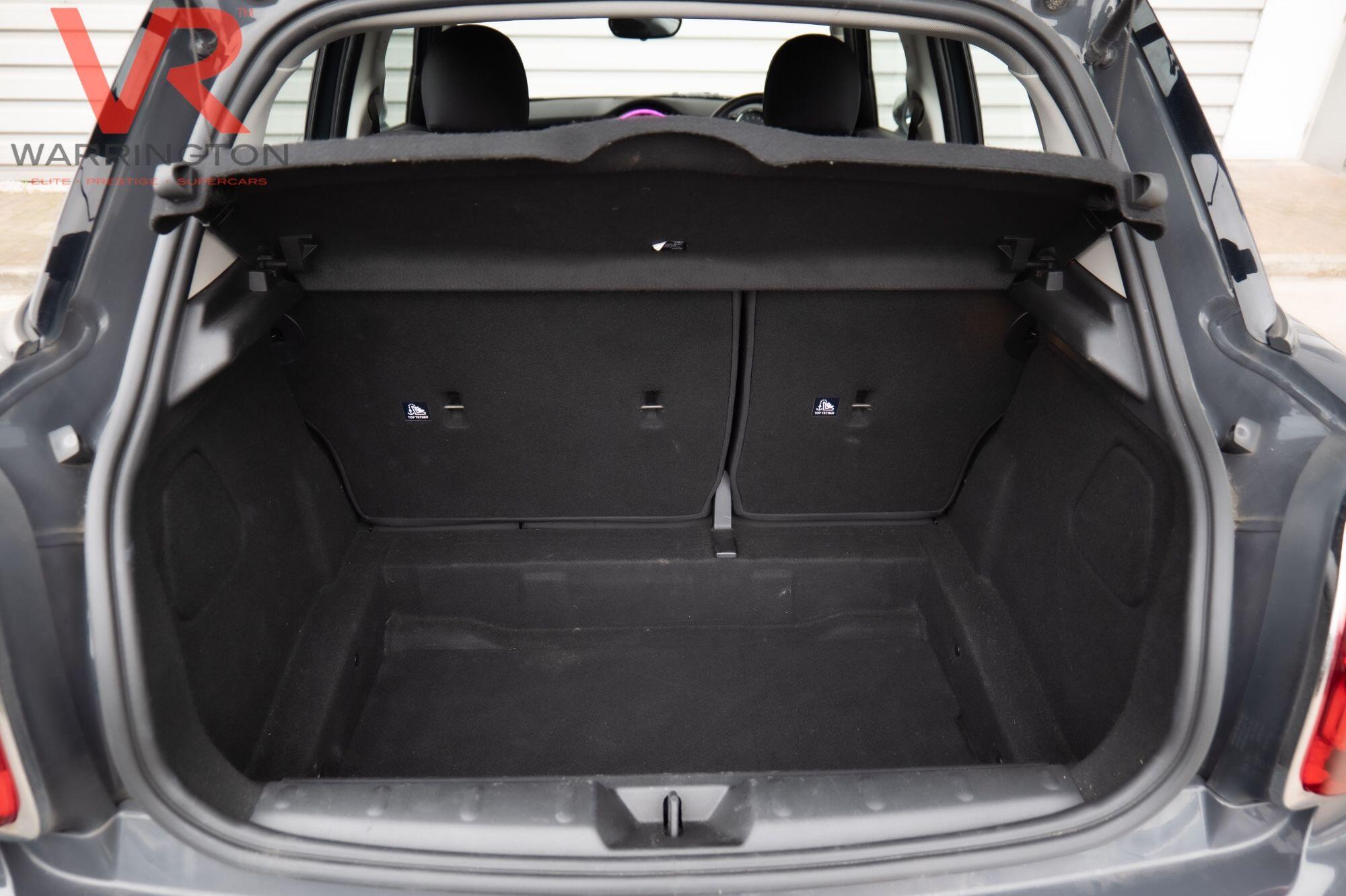 Mini Cooper view 16