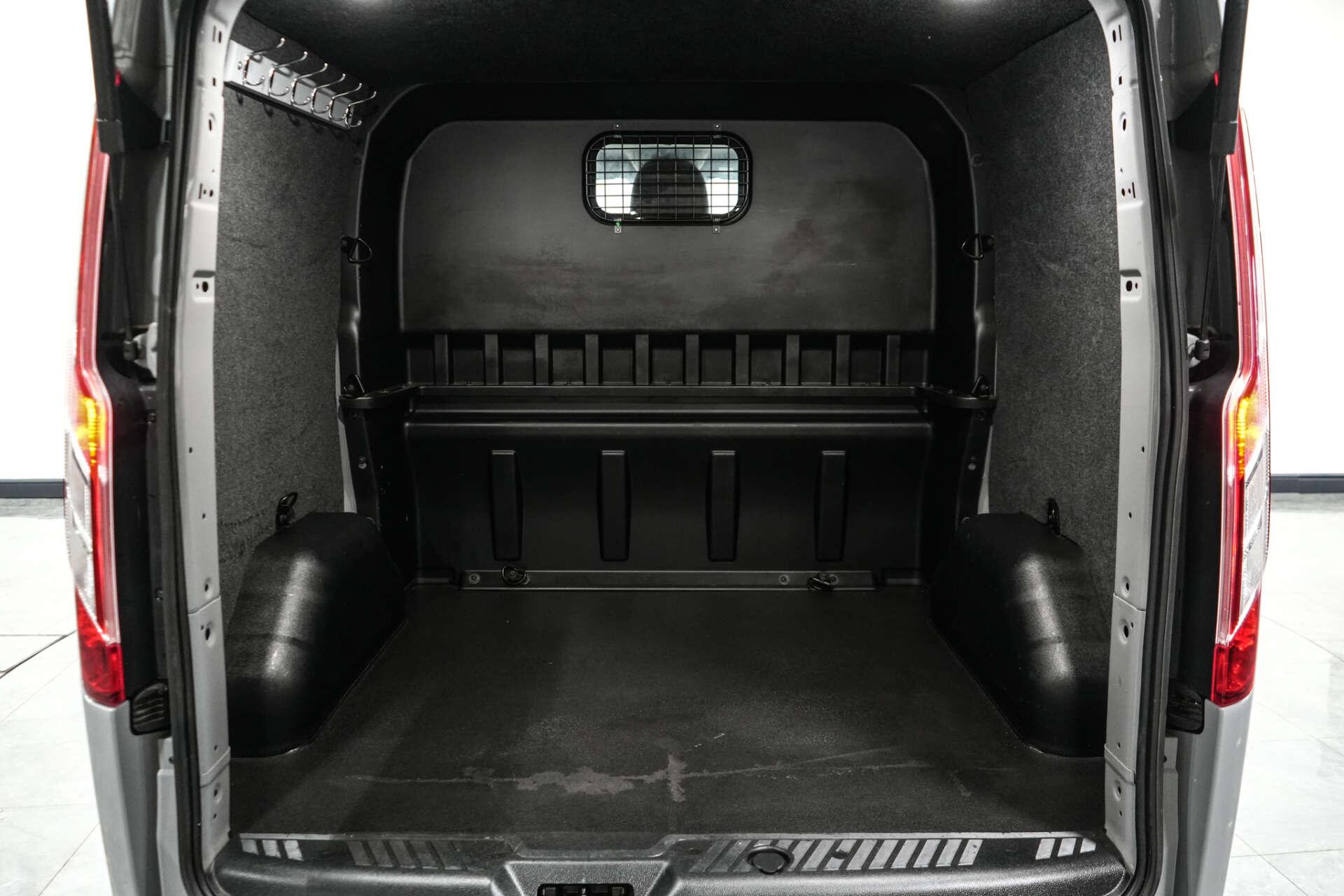 Ford Transit Custom view 11