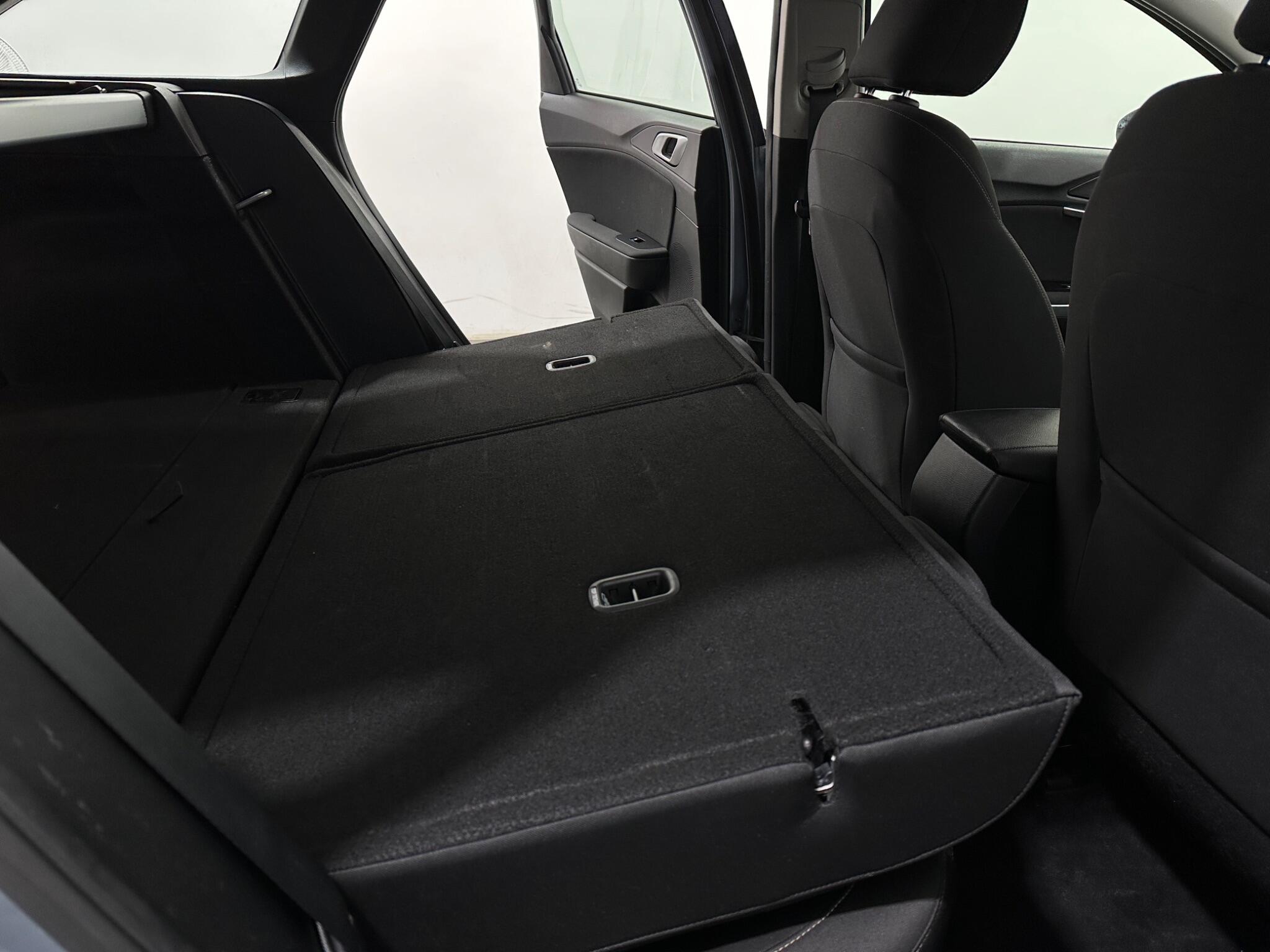 Kia Ceed view 45