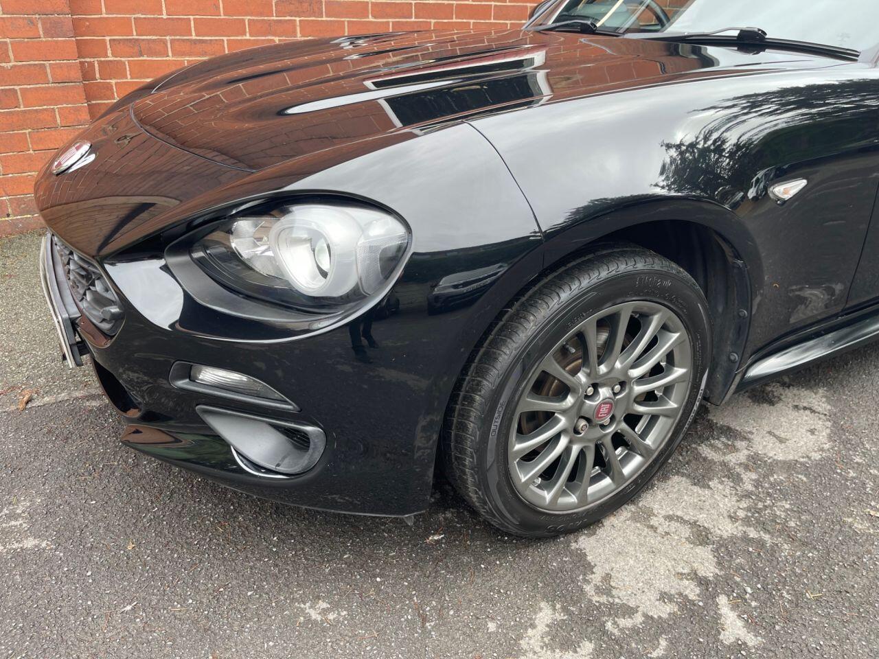 Fiat 124 Spider view 9